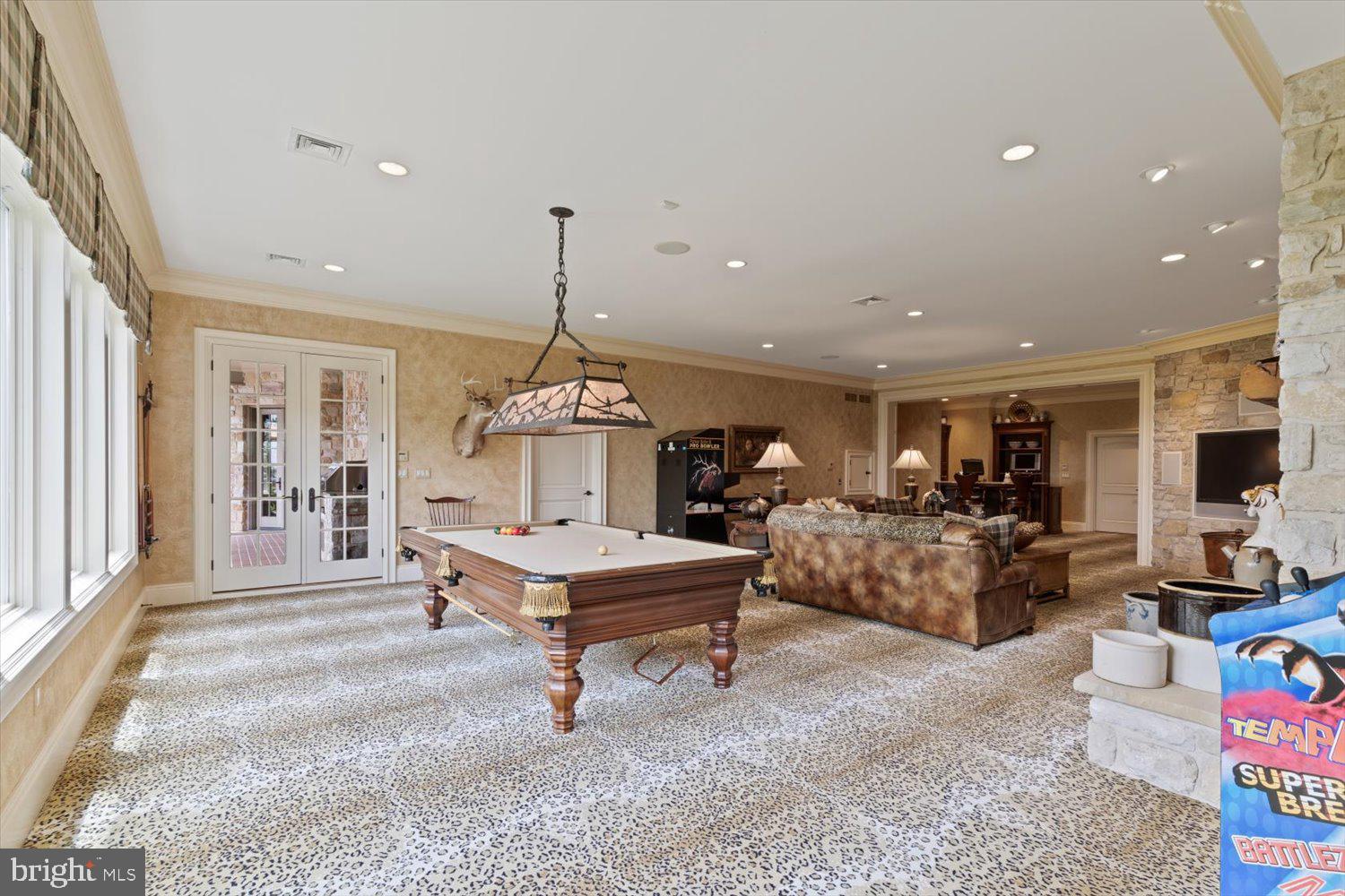 RIVER BEND - Residential