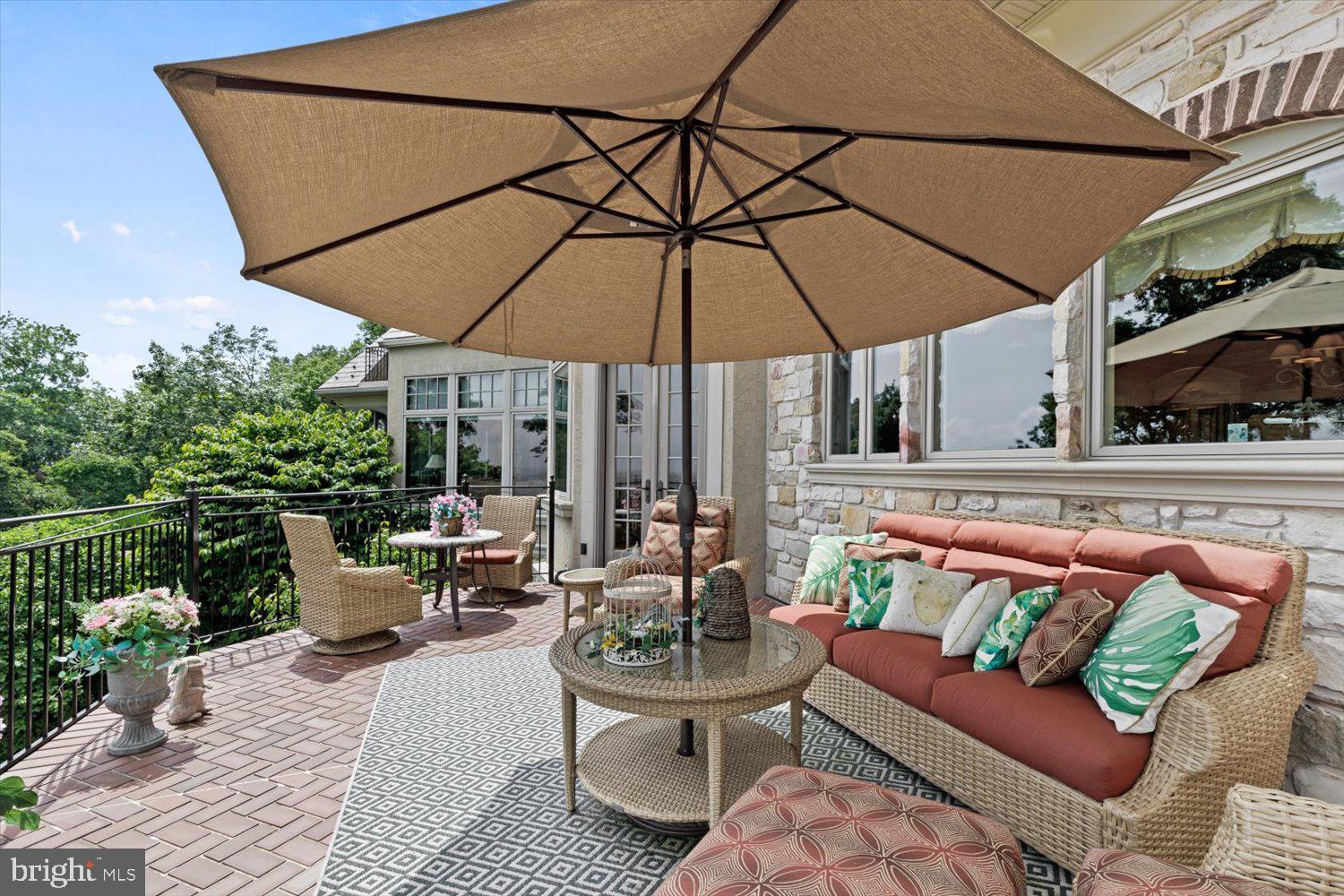 RIVER BEND - Residential