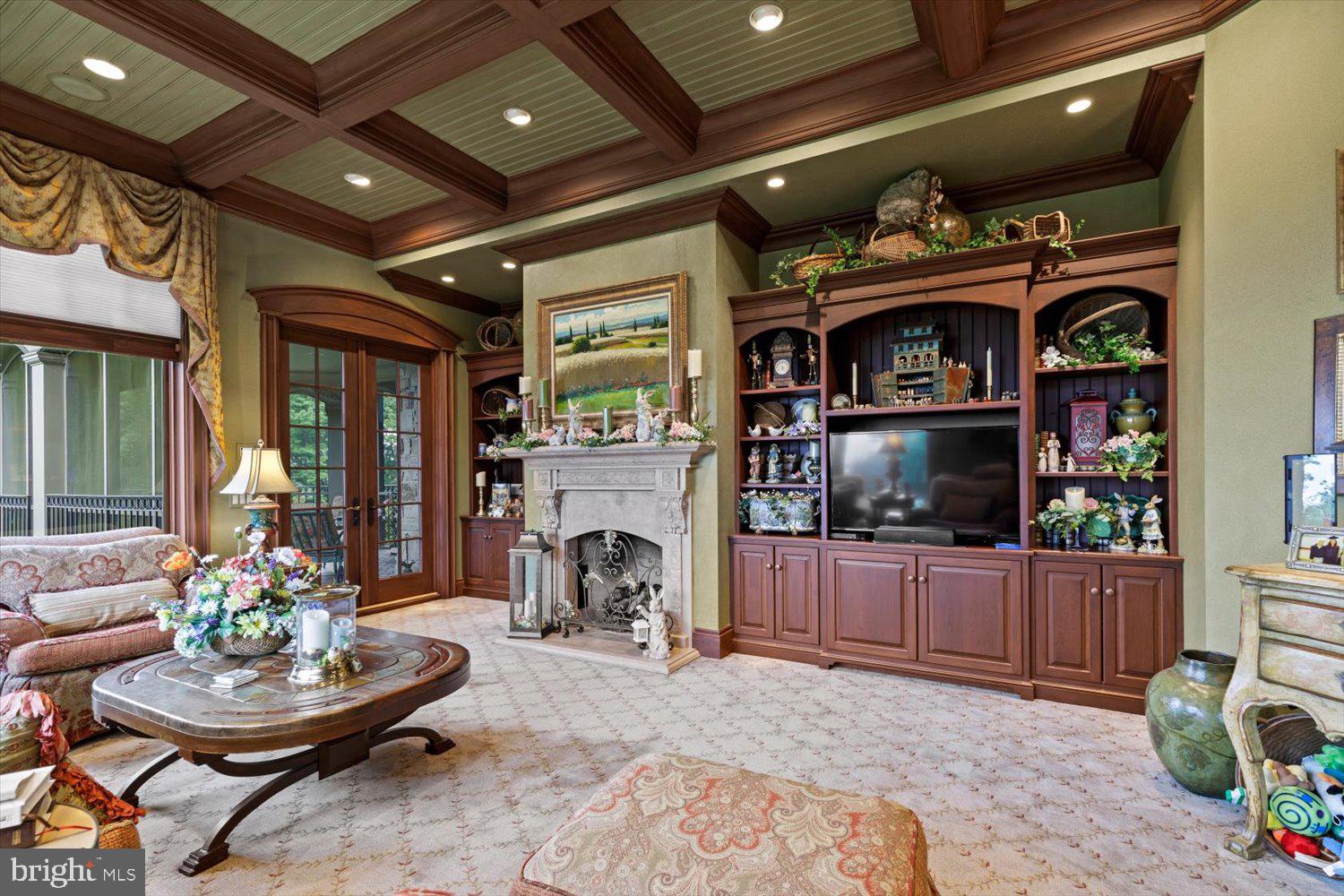 RIVER BEND - Residential