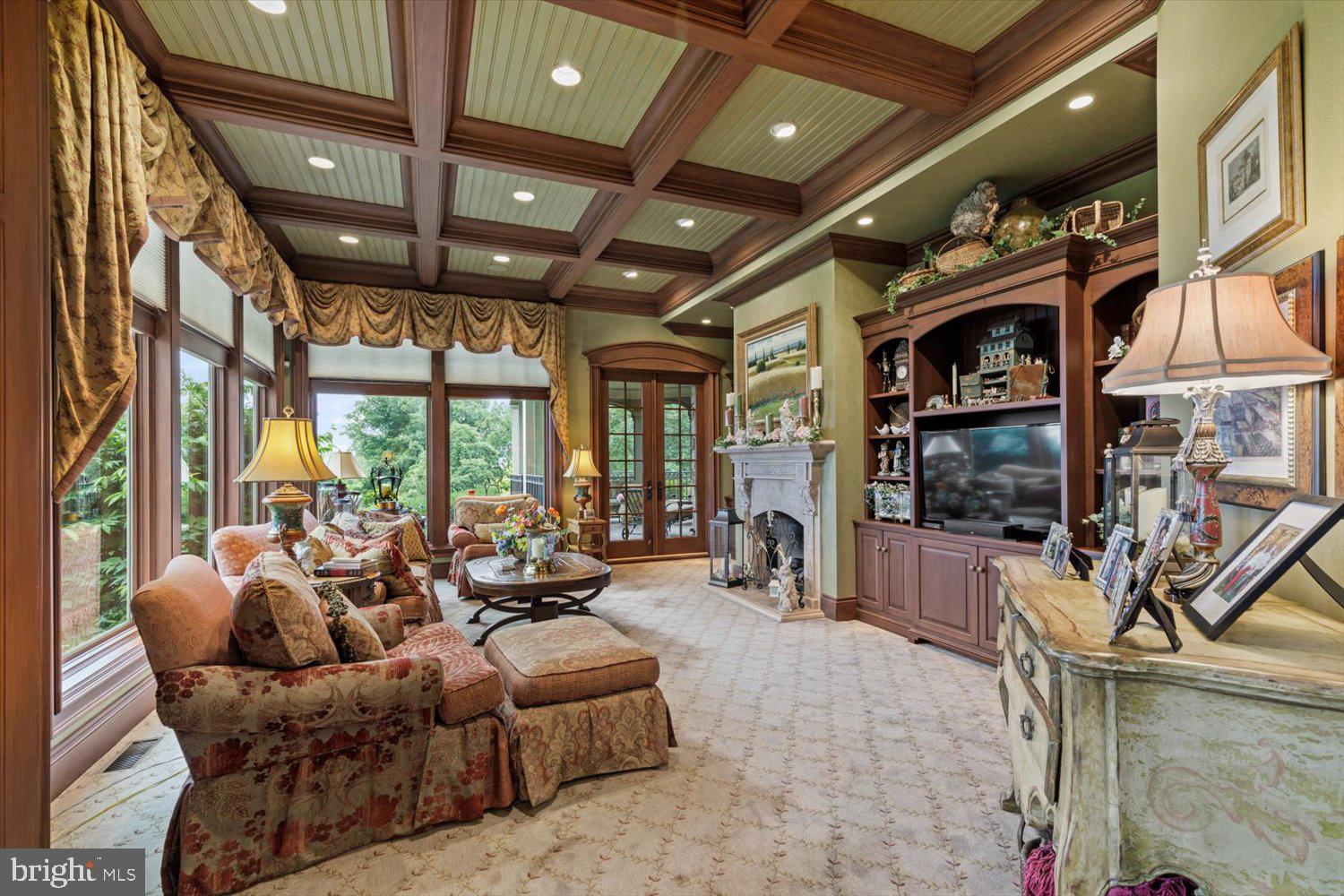 RIVER BEND - Residential