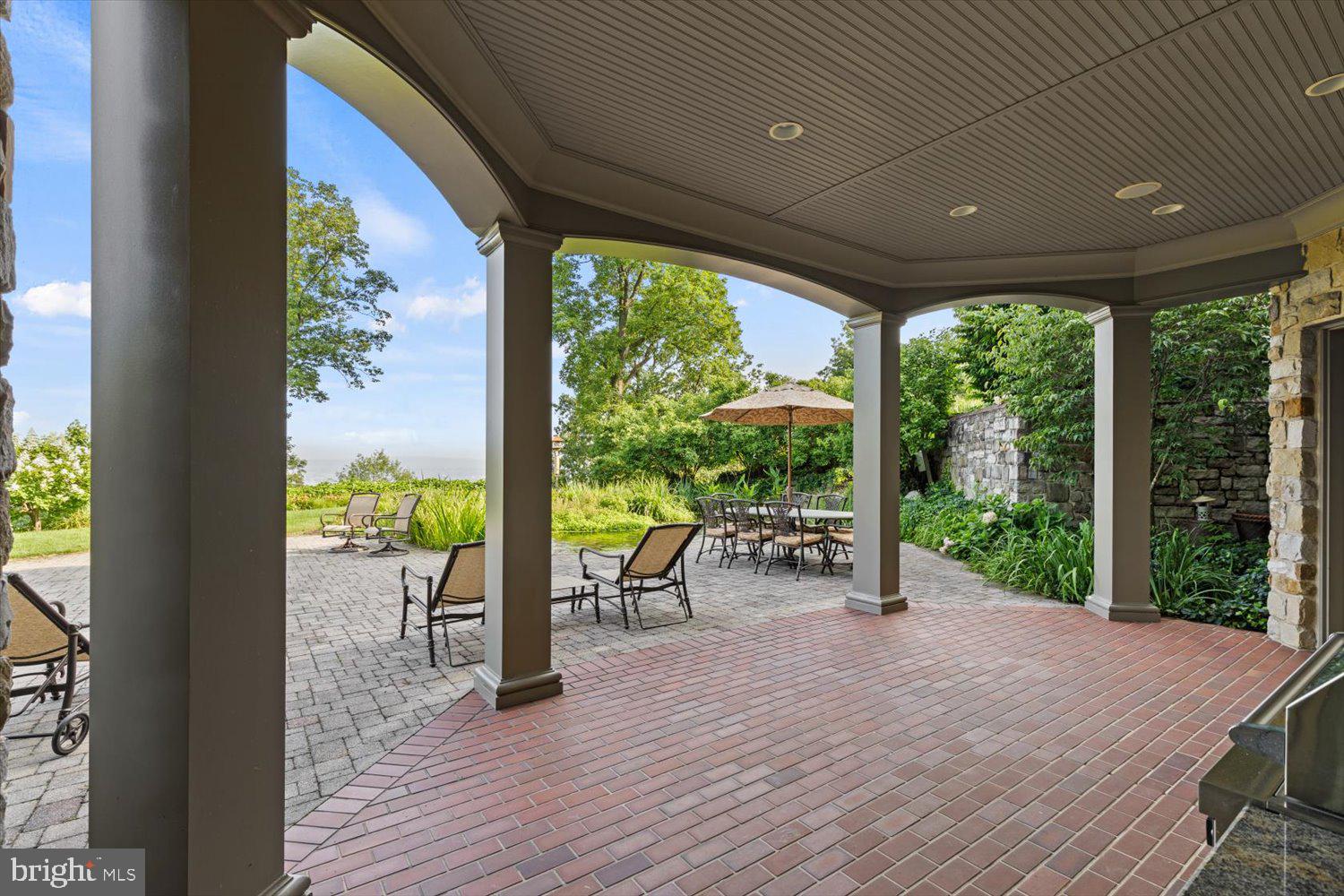 RIVER BEND - Residential