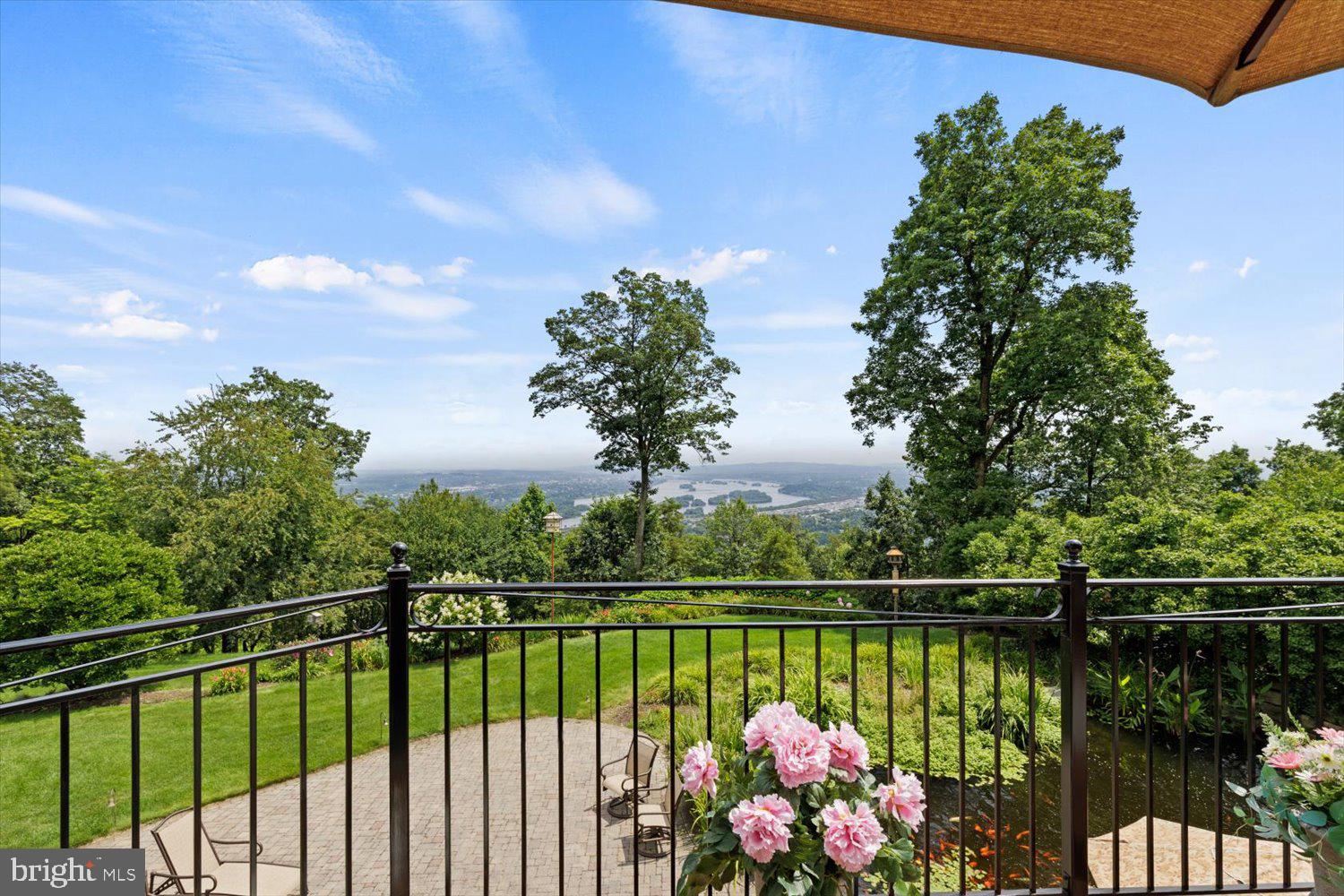 RIVER BEND - Residential