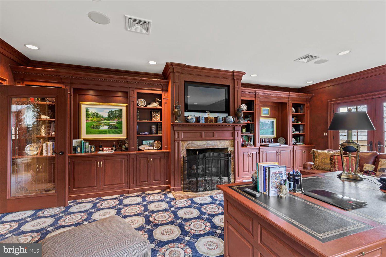 RIVER BEND - Residential