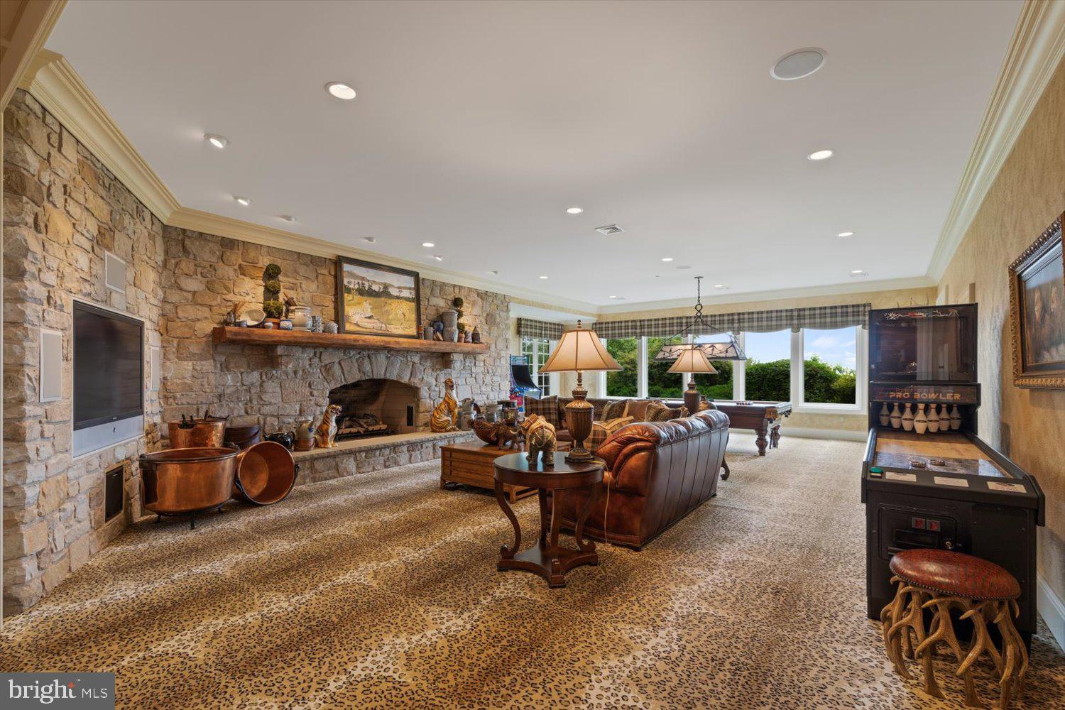 RIVER BEND - Residential