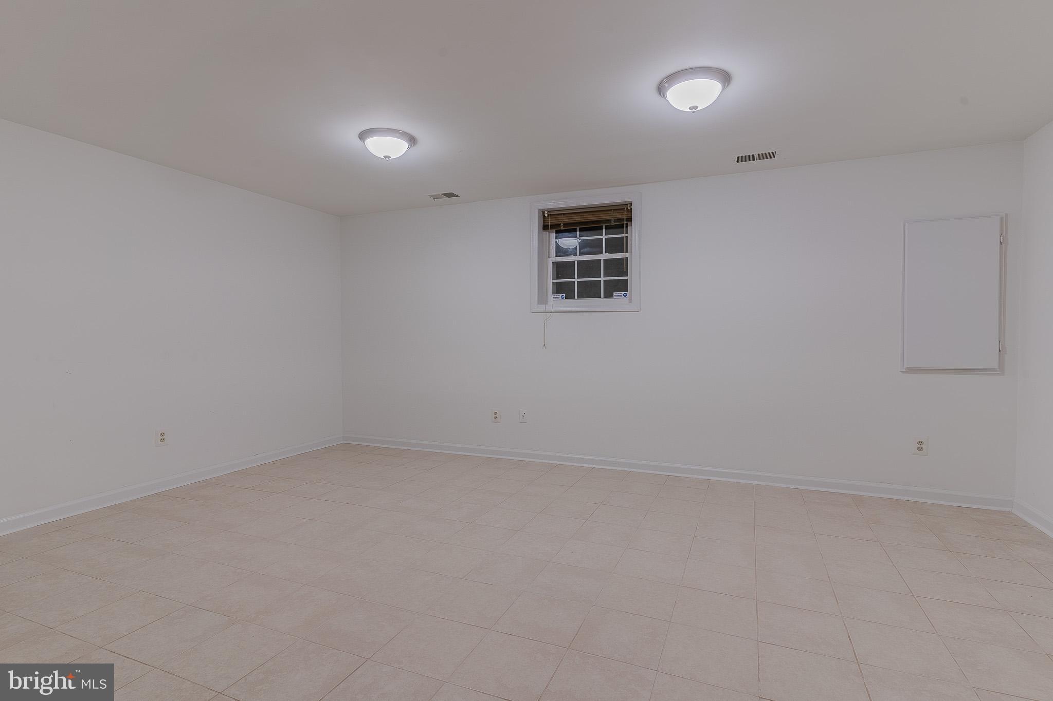 NEWGATE - Residential Lease