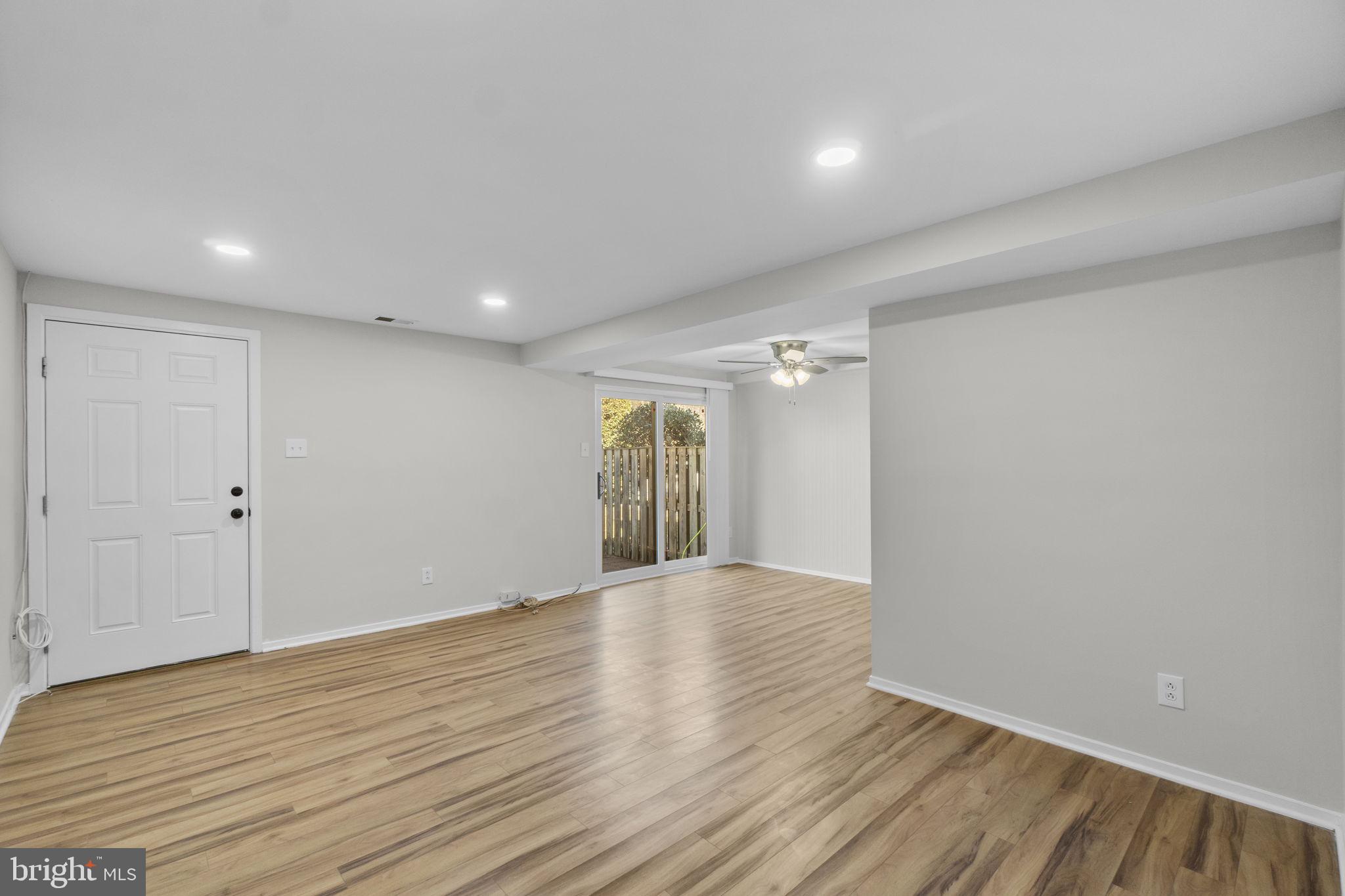 WOODSIDE SQUARE - Residential