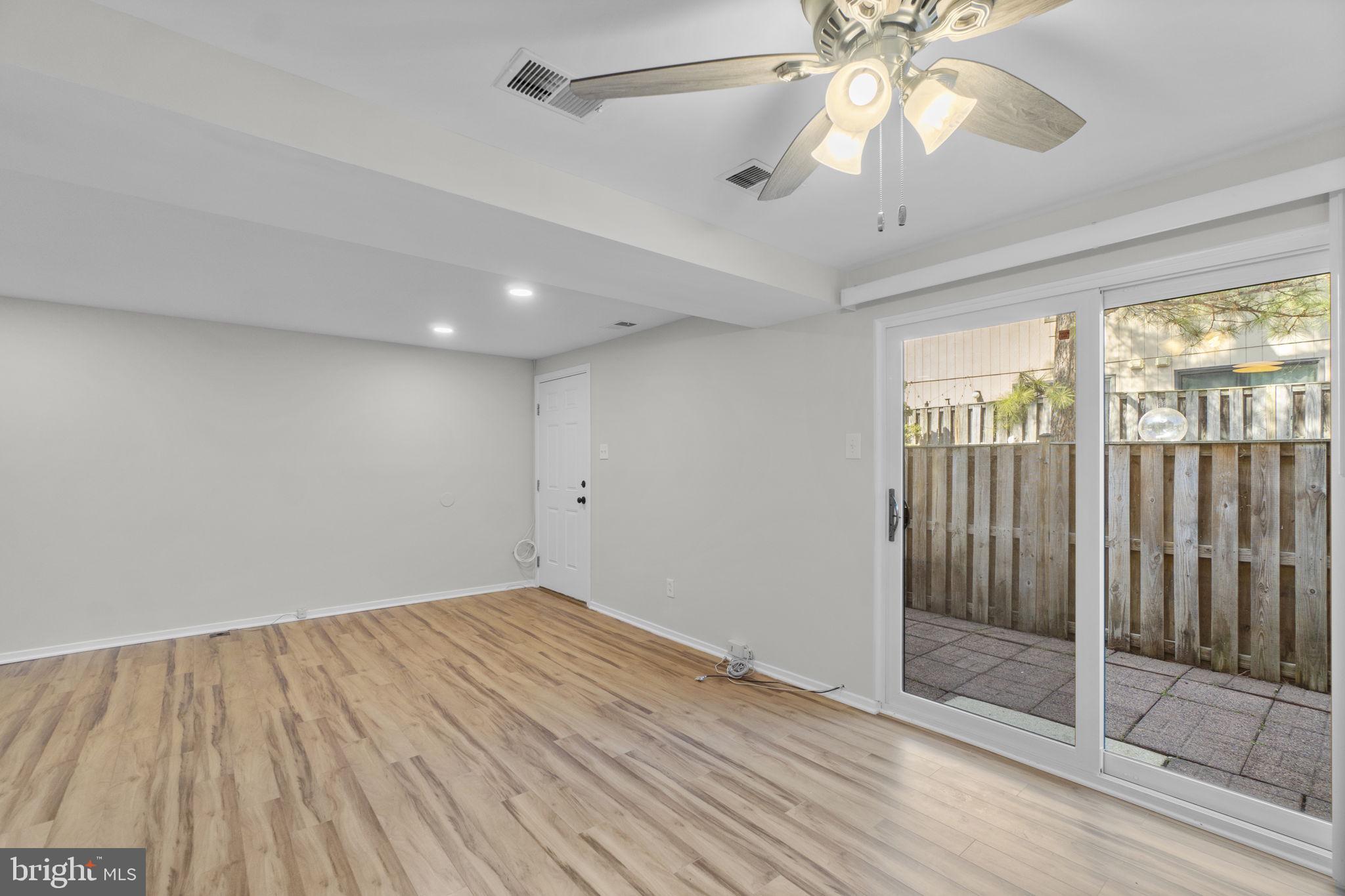 WOODSIDE SQUARE - Residential