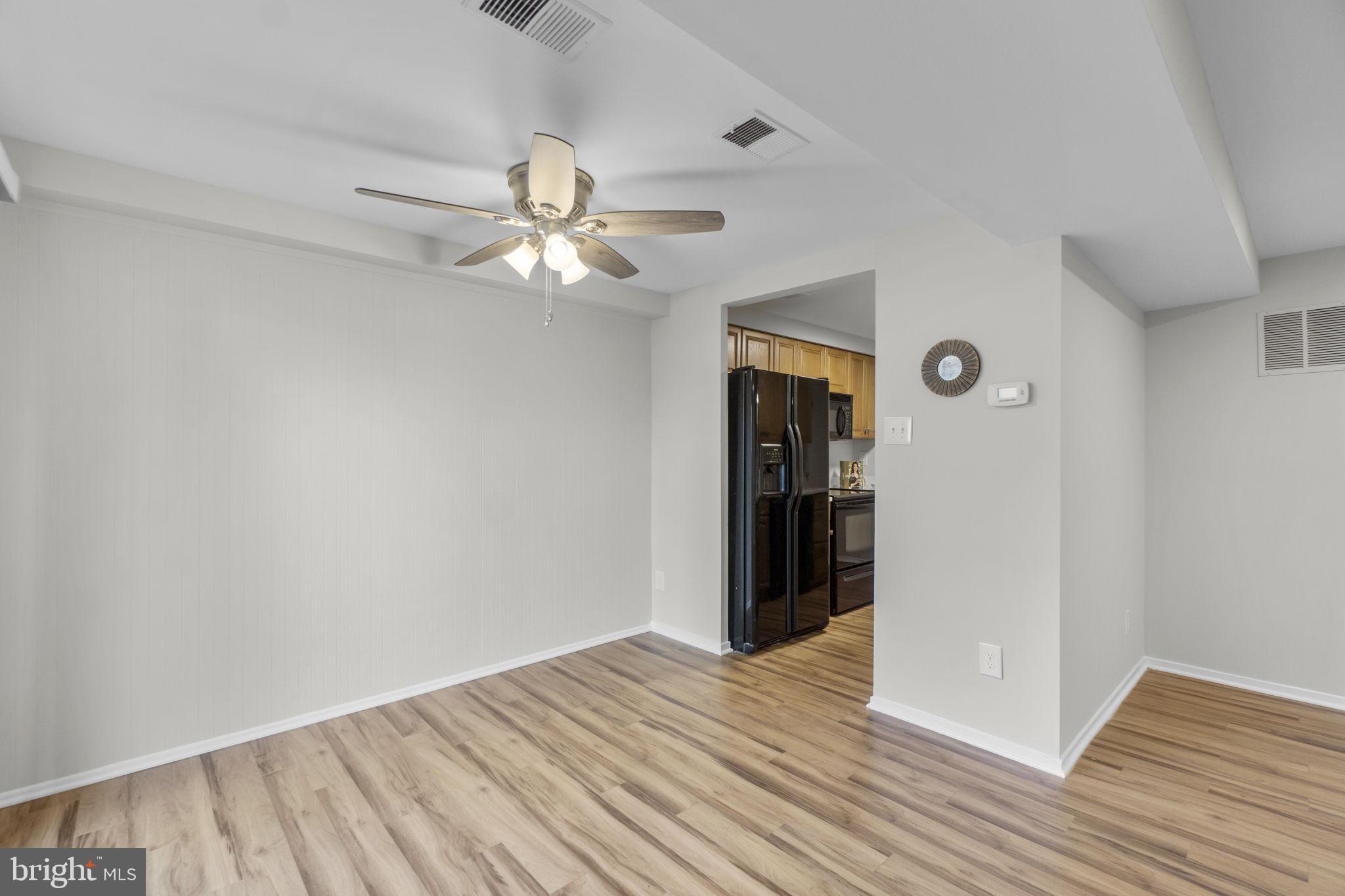 WOODSIDE SQUARE - Residential