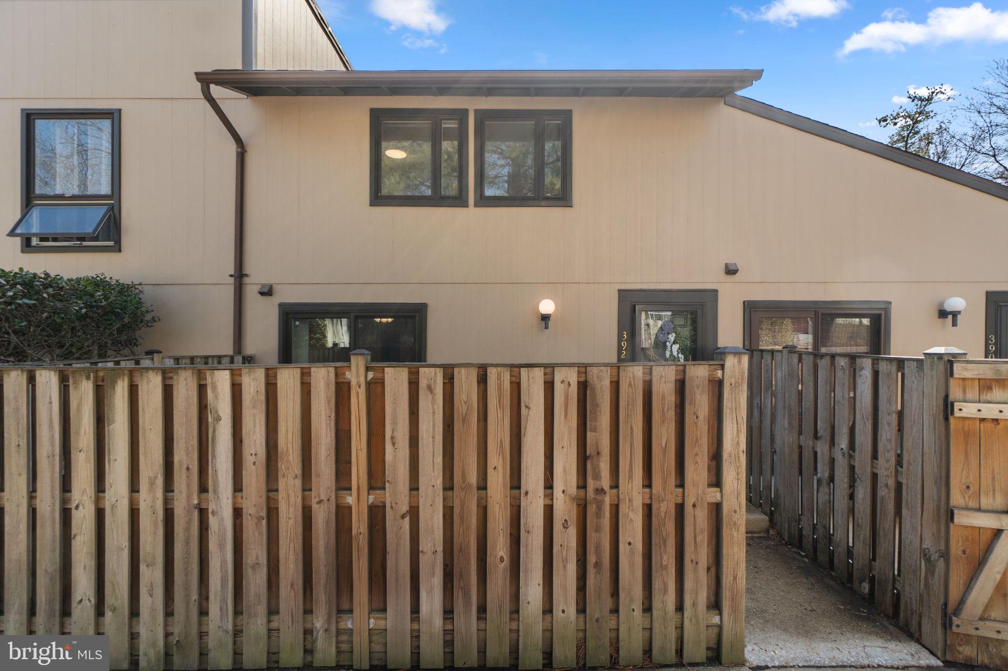 WOODSIDE SQUARE - Residential