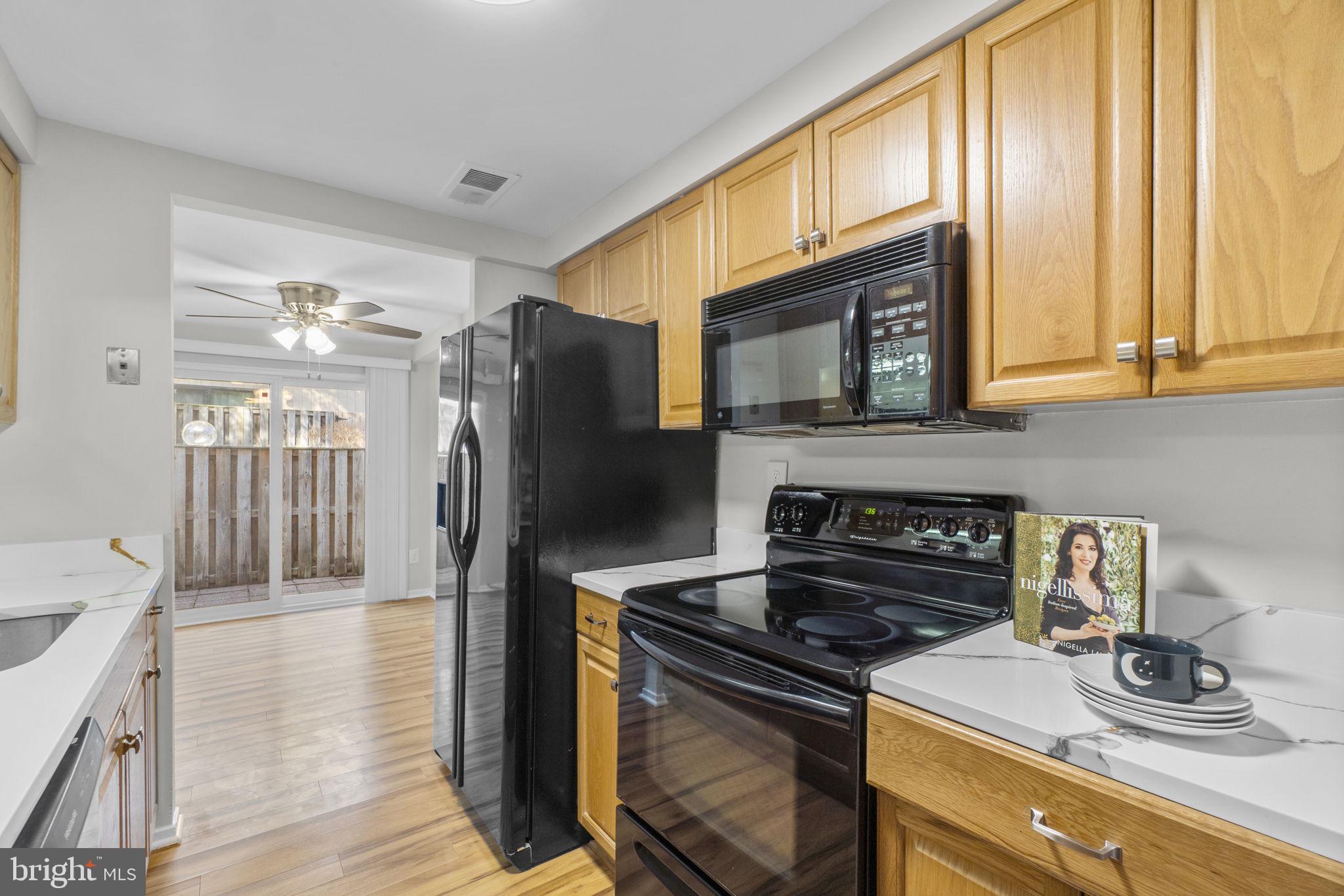 WOODSIDE SQUARE - Residential