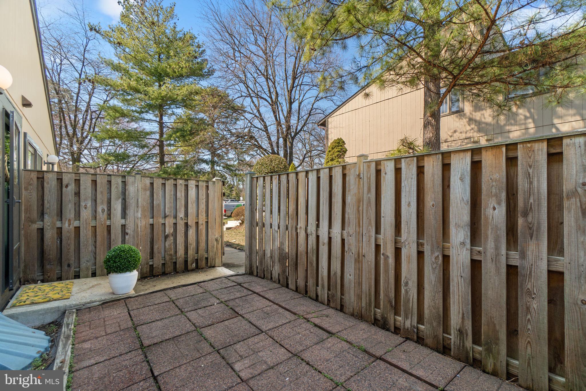 WOODSIDE SQUARE - Residential