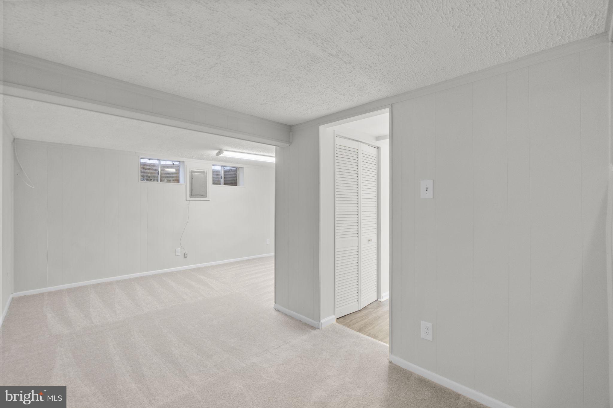 WOODSIDE SQUARE - Residential