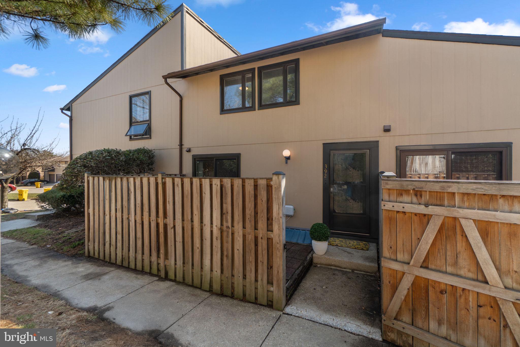 WOODSIDE SQUARE - Residential