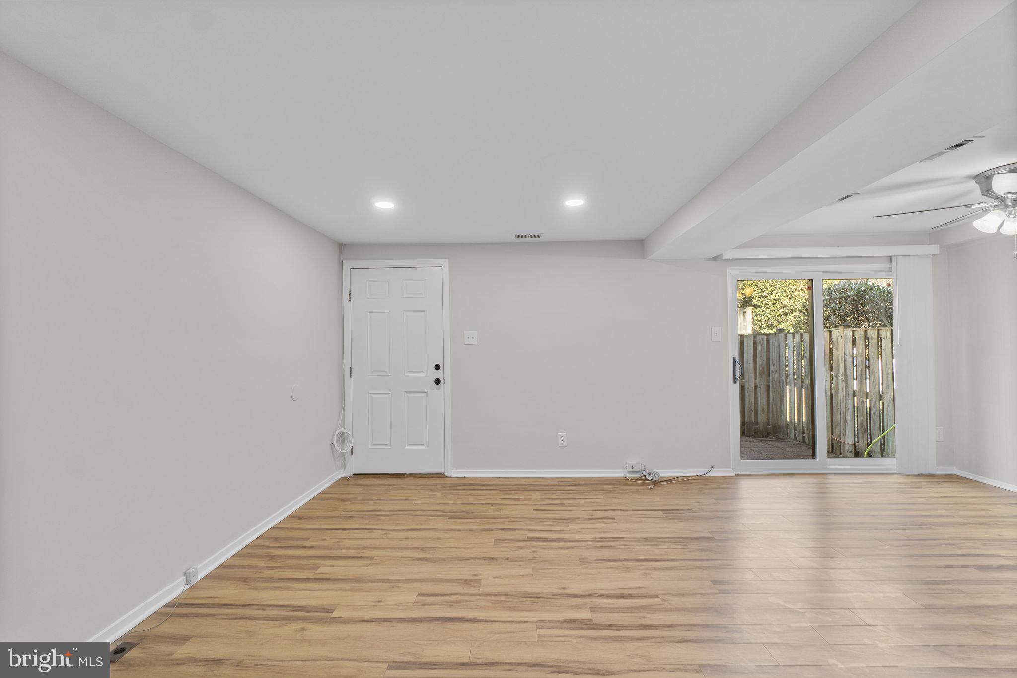 WOODSIDE SQUARE - Residential