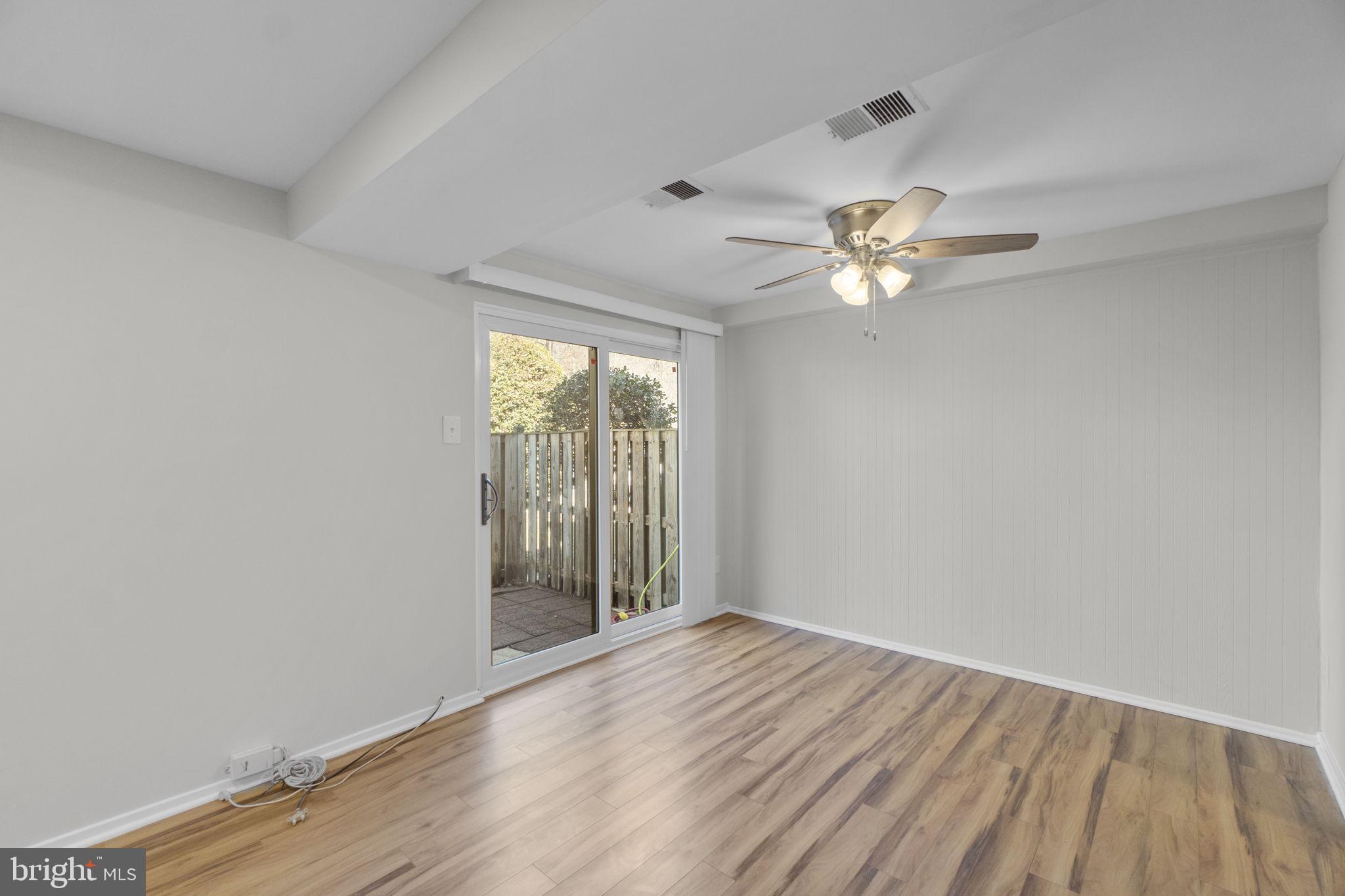 WOODSIDE SQUARE - Residential