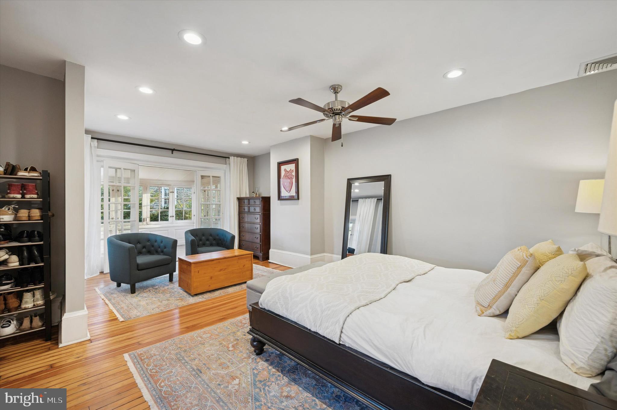 EAST FALLS - Residential