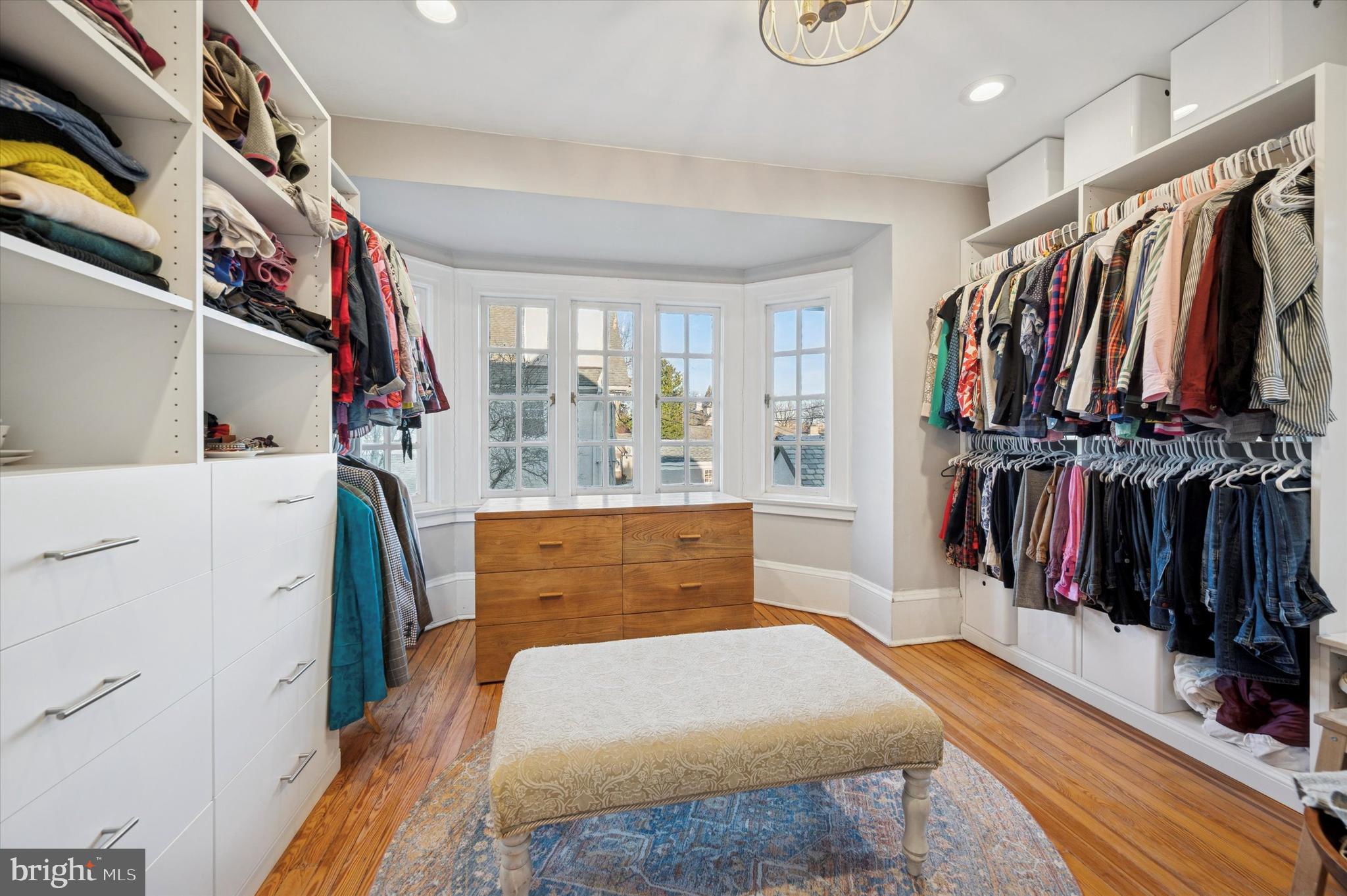 EAST FALLS - Residential