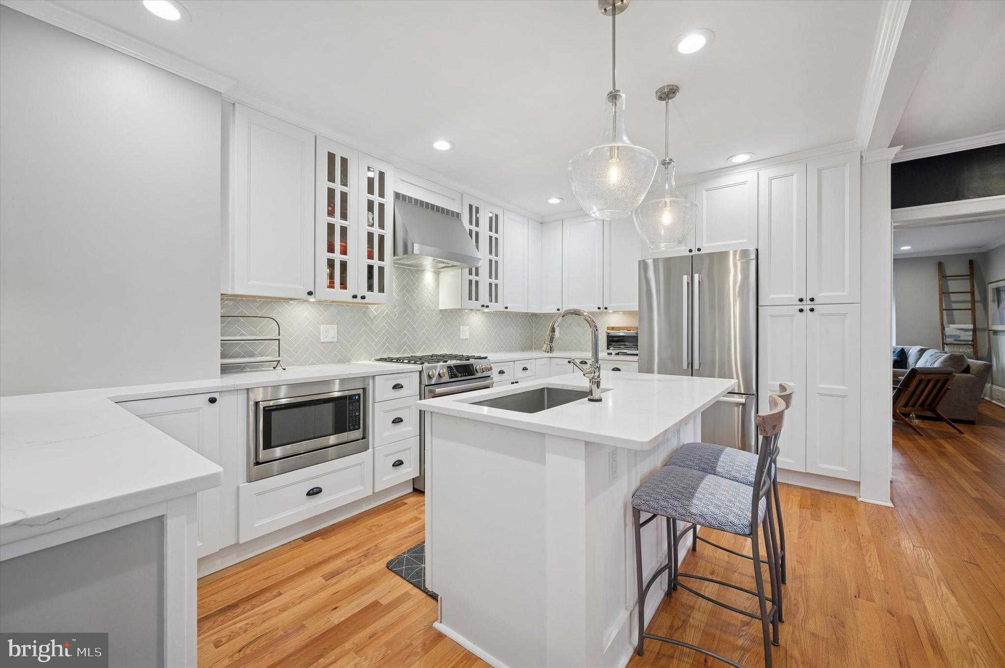 EAST FALLS - Residential