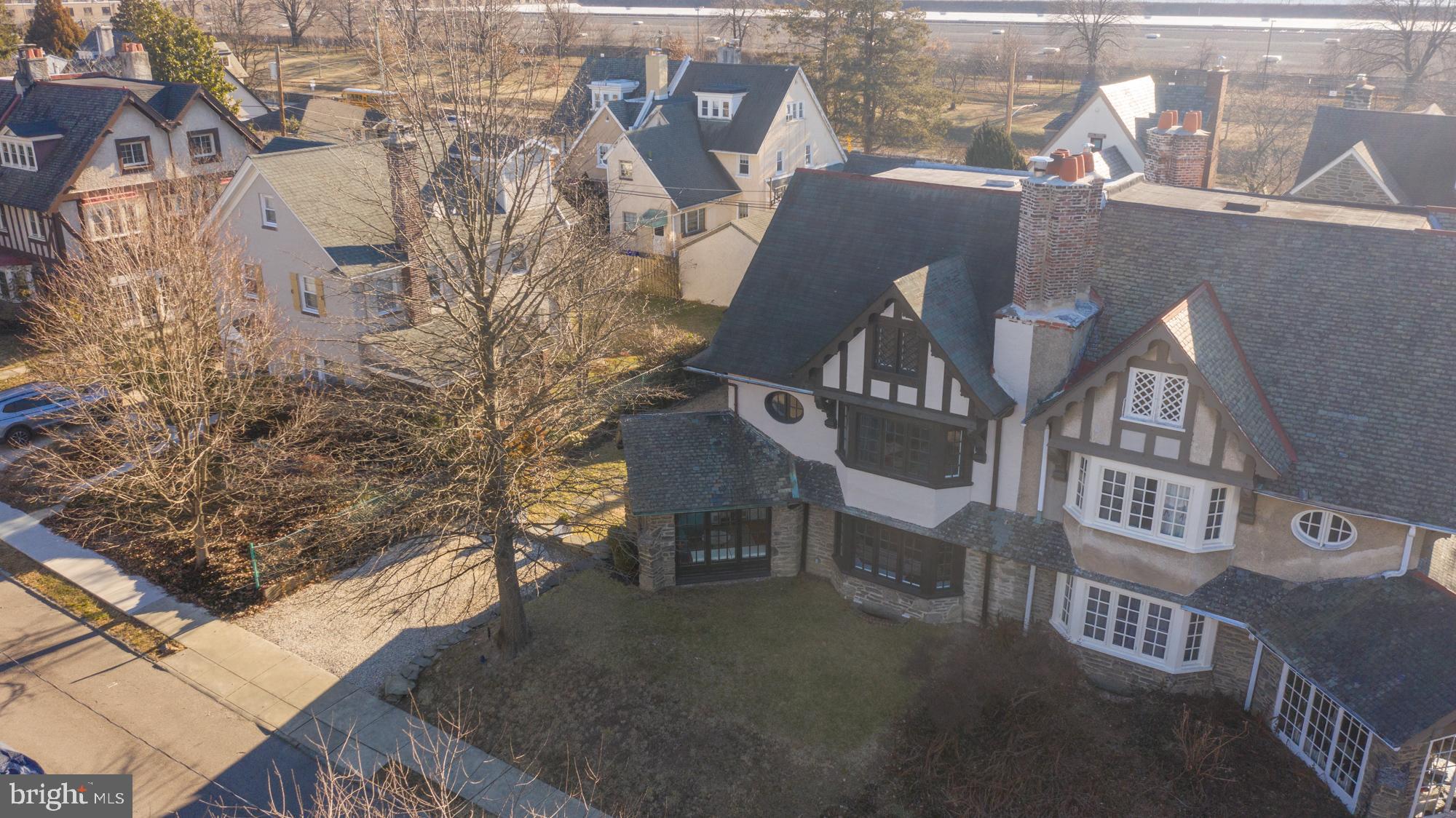 EAST FALLS - Residential