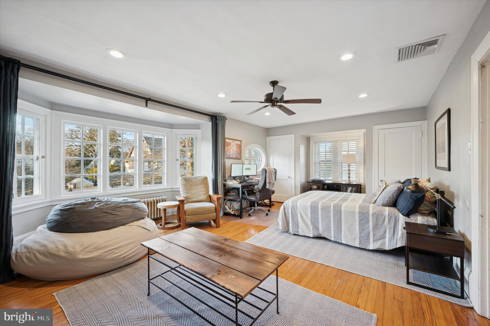 EAST FALLS - Residential