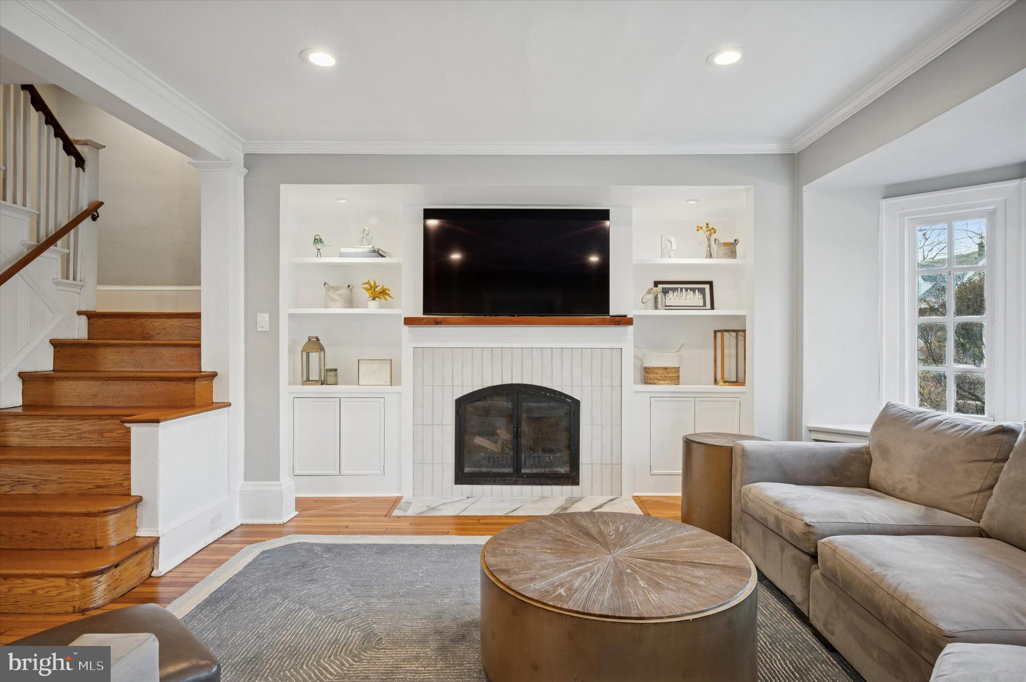 EAST FALLS - Residential