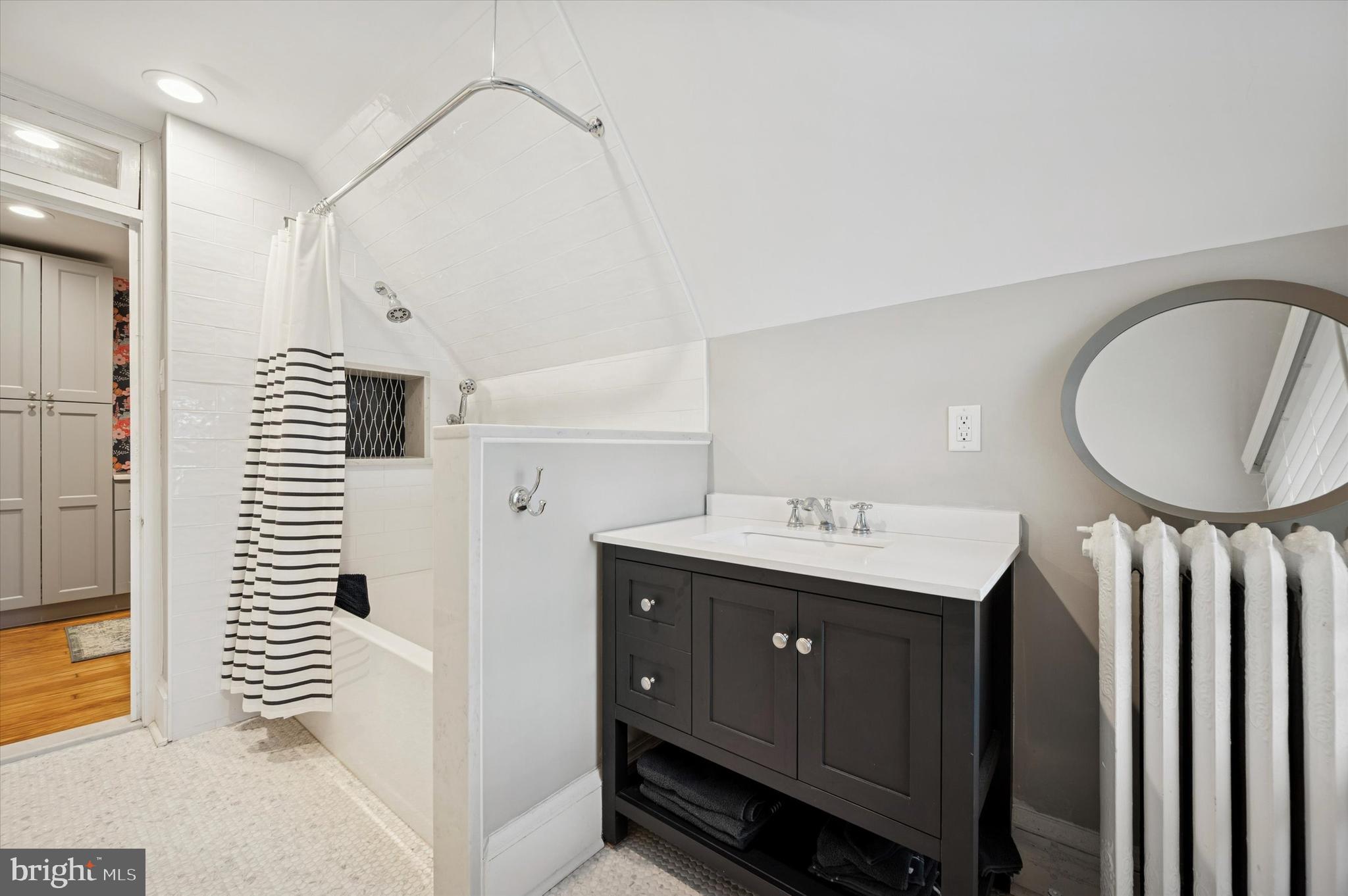 EAST FALLS - Residential