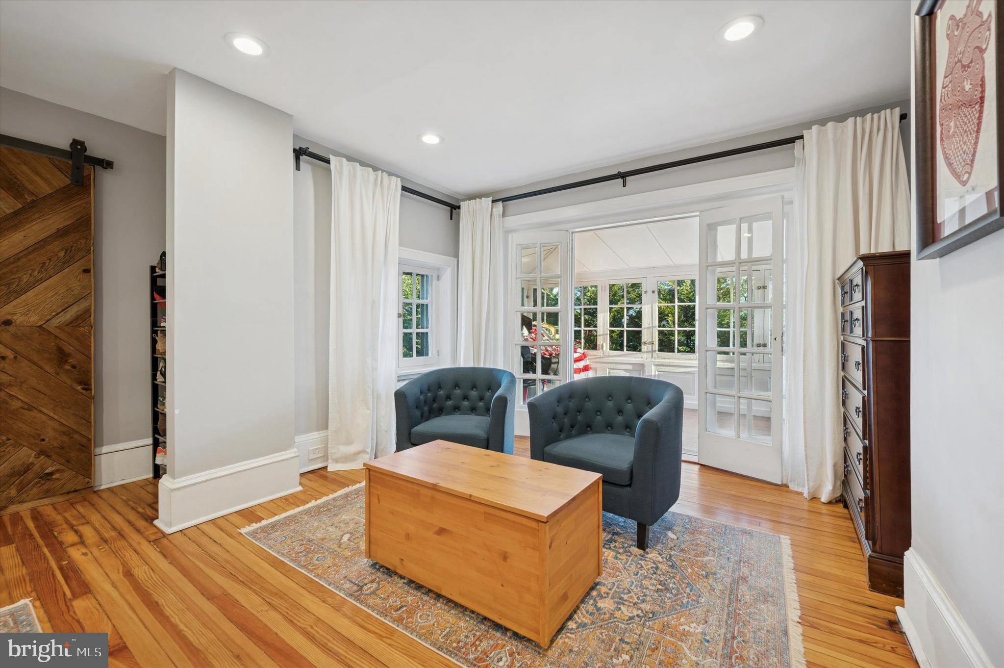 EAST FALLS - Residential