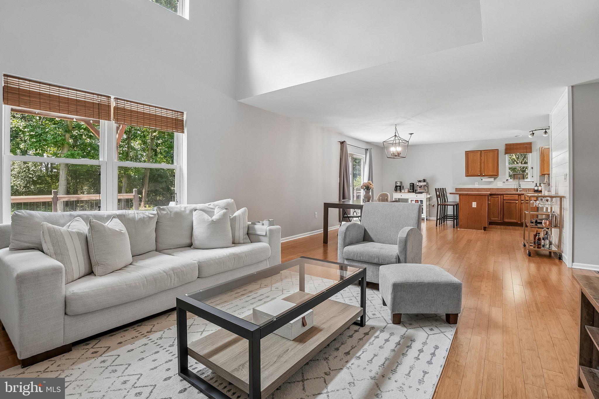 1432 BEVERLY DRIVE