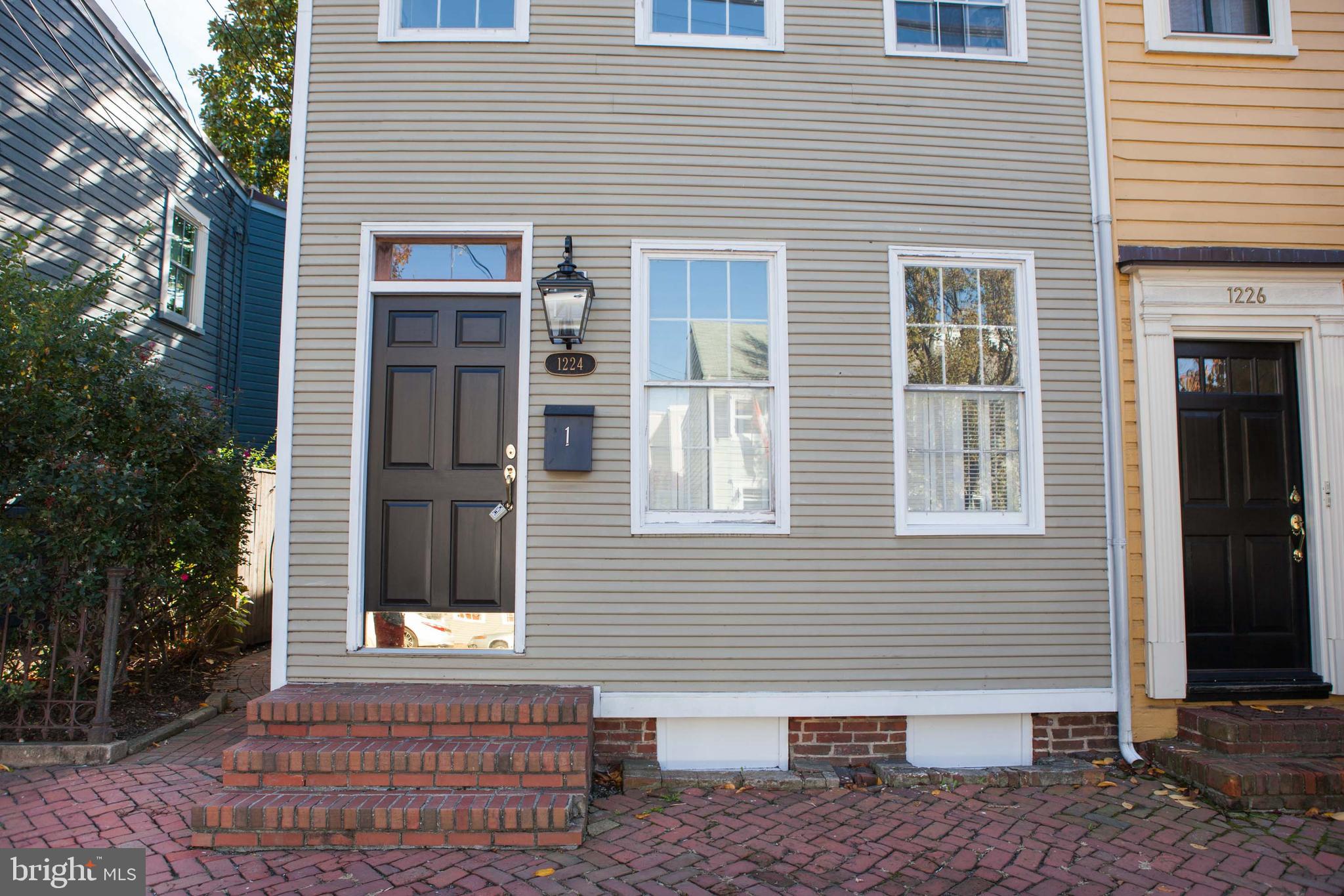 OLD TOWN ALEXANDRIA - Residential Lease