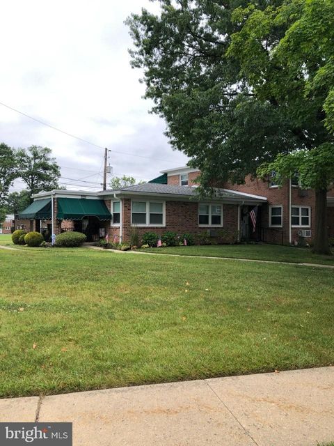 111 GRETCHEN DRIVE SHILLINGTON PA 19607