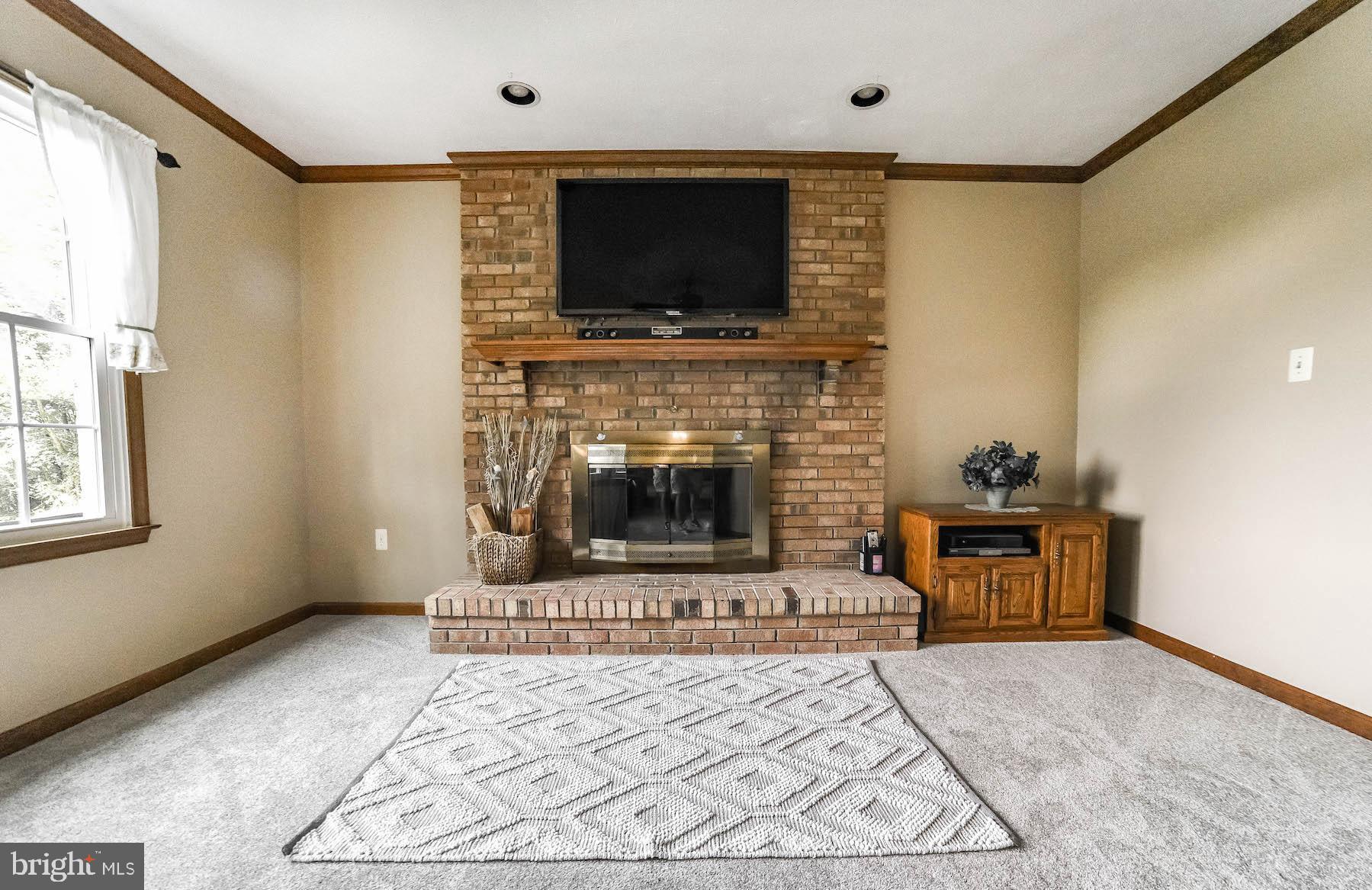 MOUNT EAGLE FARM - Residential