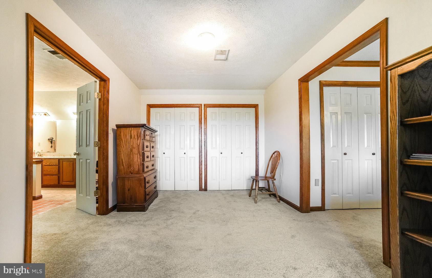 MOUNT EAGLE FARM - Residential