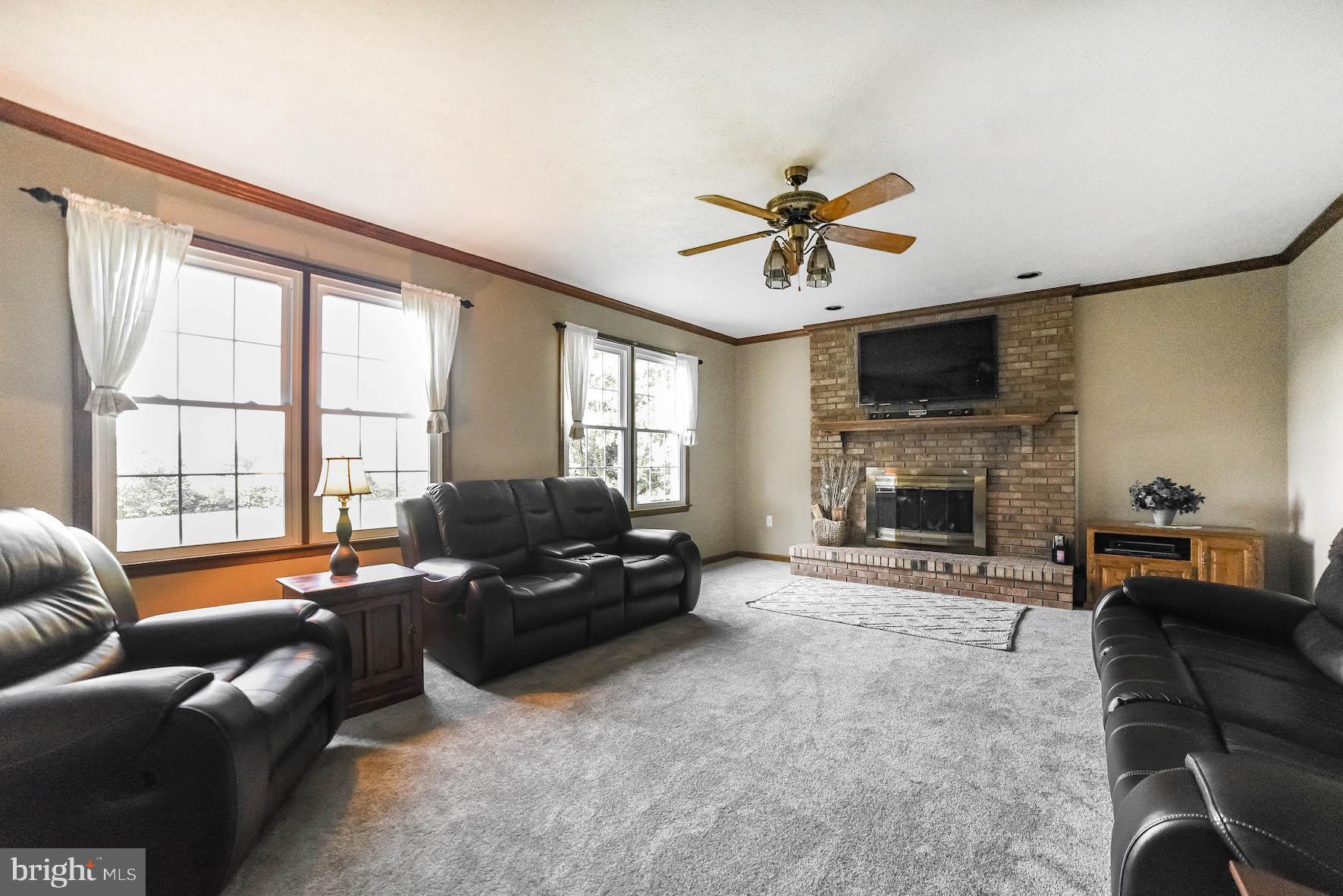 MOUNT EAGLE FARM - Residential