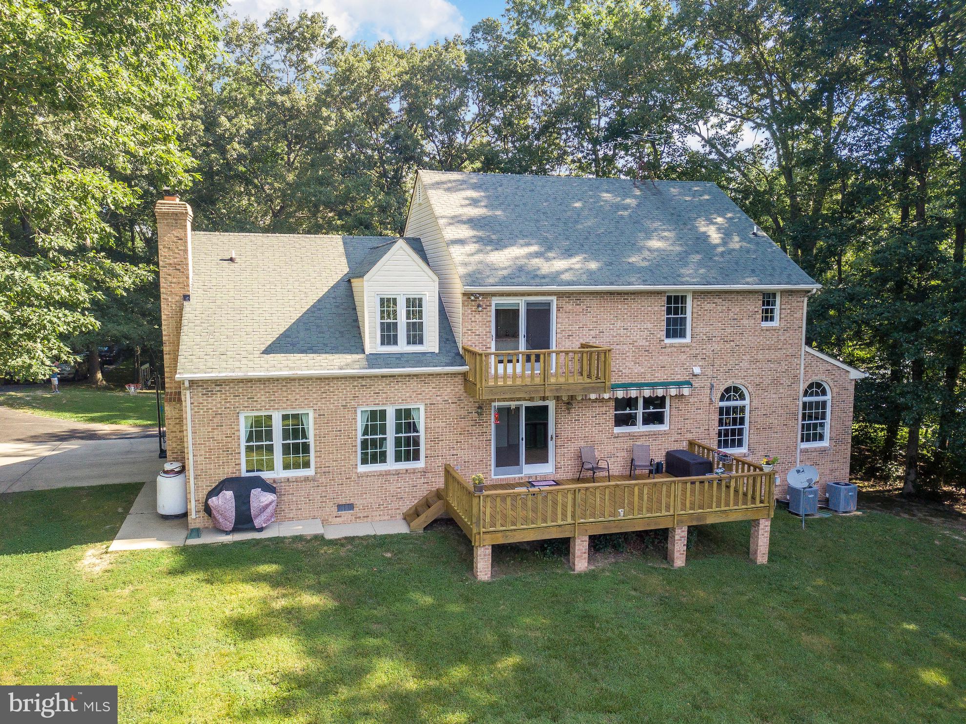 MOUNT EAGLE FARM - Residential