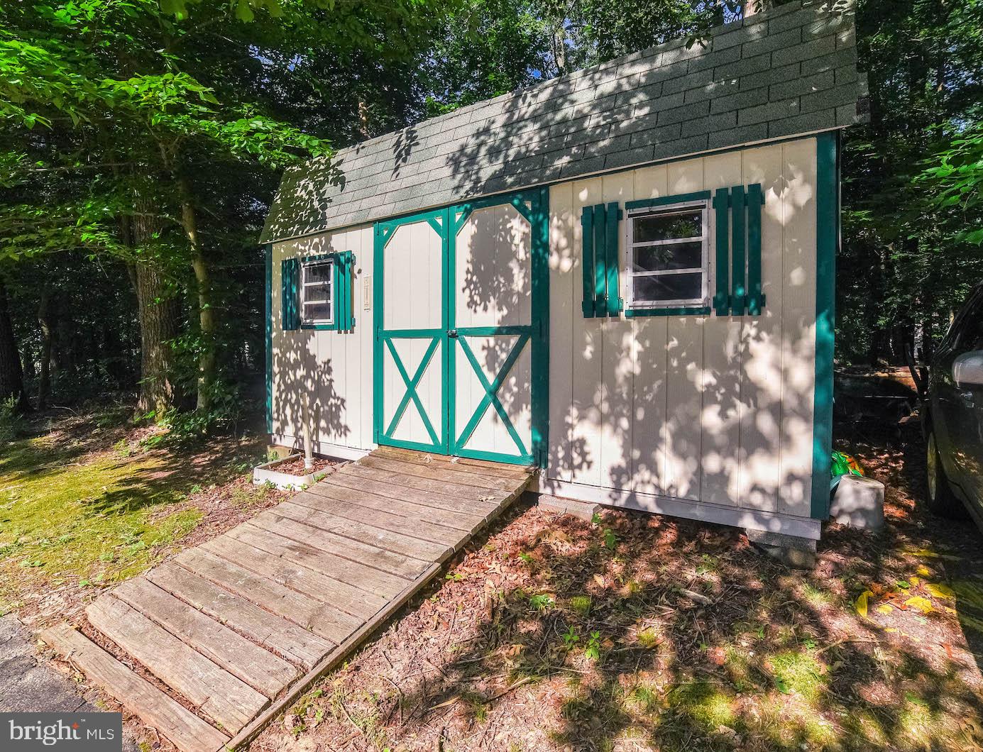 MOUNT EAGLE FARM - Residential