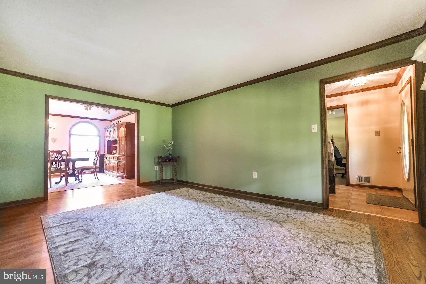 MOUNT EAGLE FARM - Residential