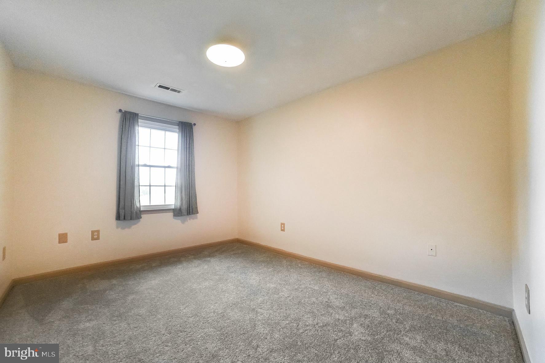 MOUNT EAGLE FARM - Residential