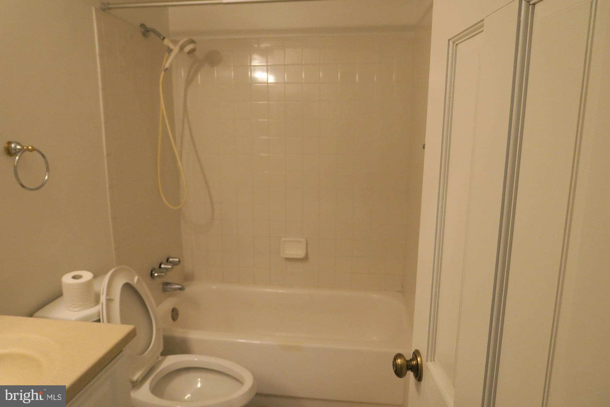 WOODLAKE TOWERS - Residential Lease