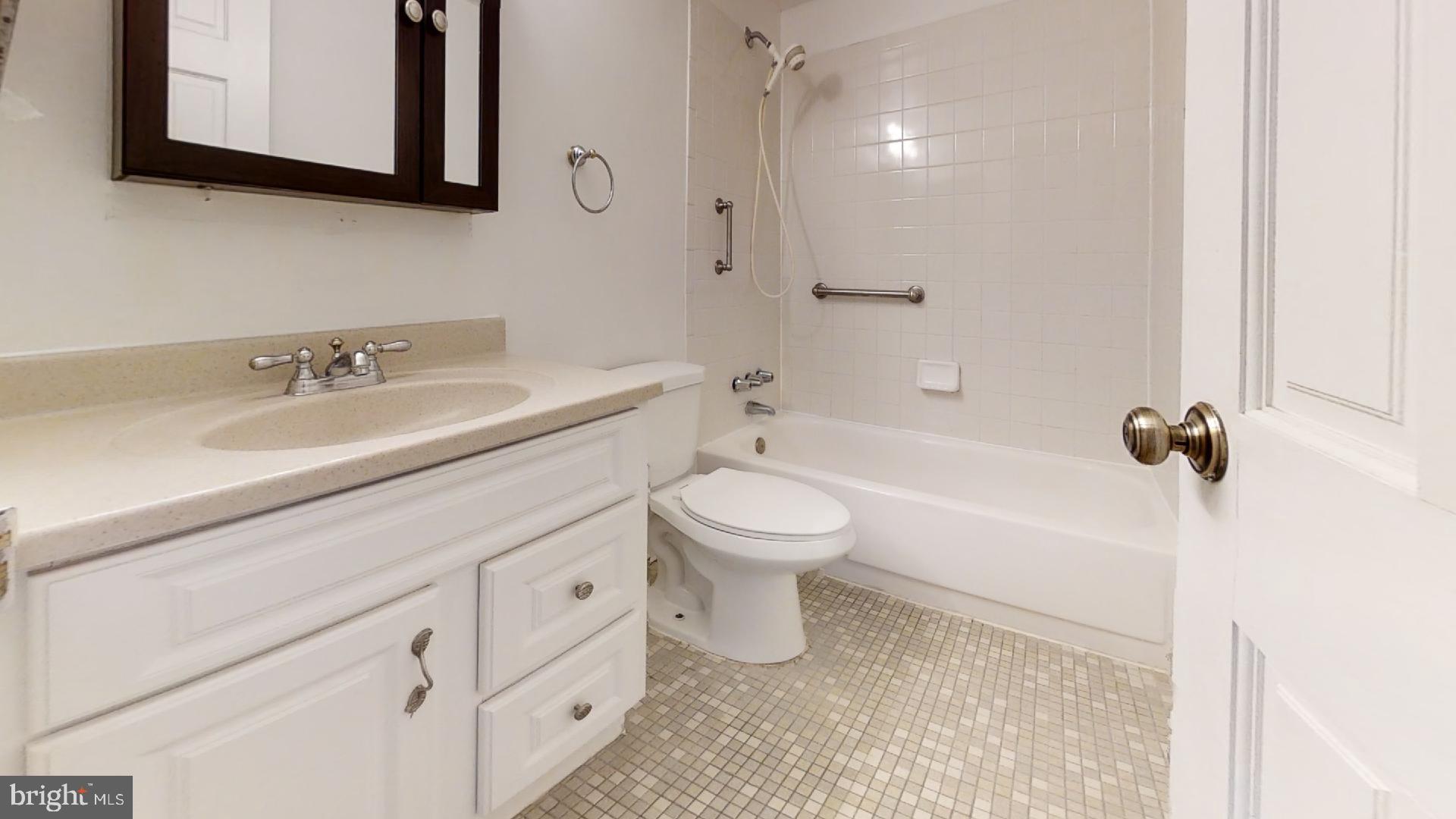 WOODLAKE TOWERS - Residential Lease