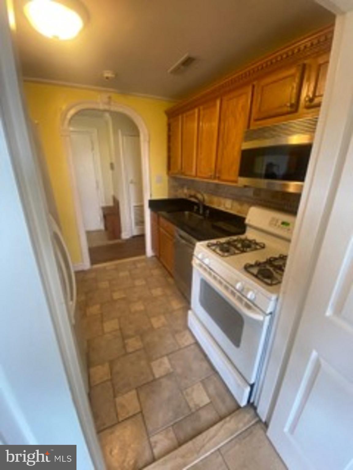 WOODLAKE TOWERS - Residential Lease