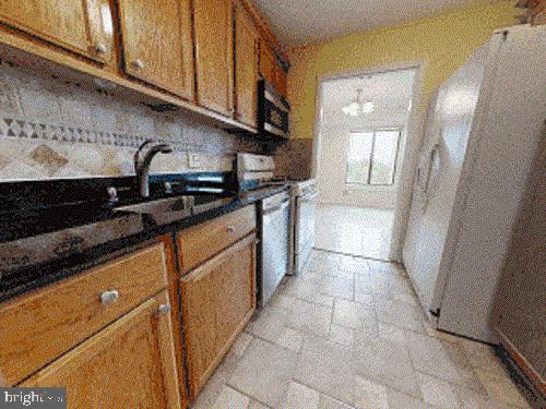 WOODLAKE TOWERS - Residential Lease