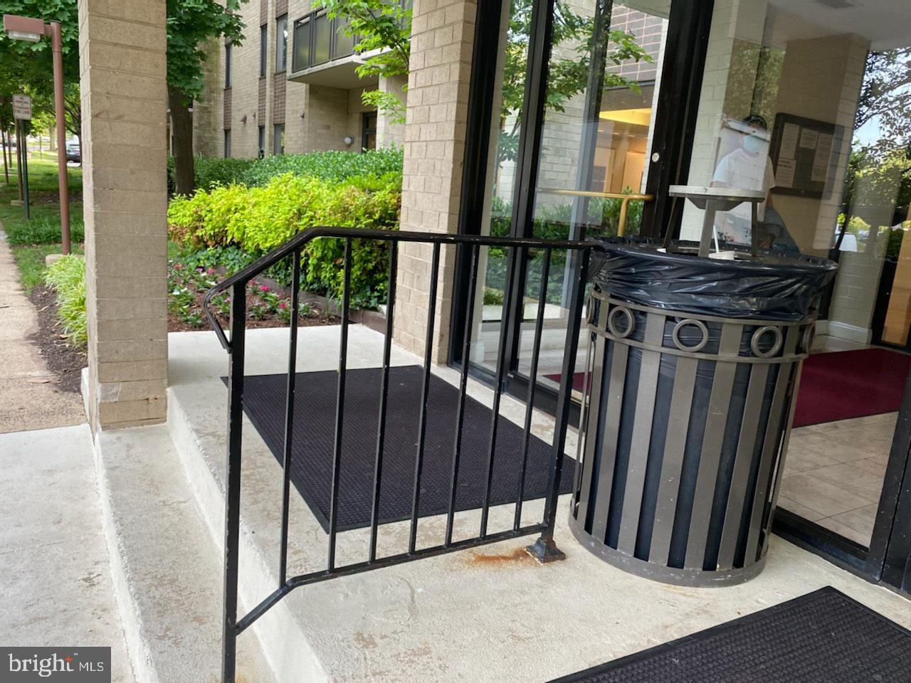 WOODLAKE TOWERS - Residential Lease