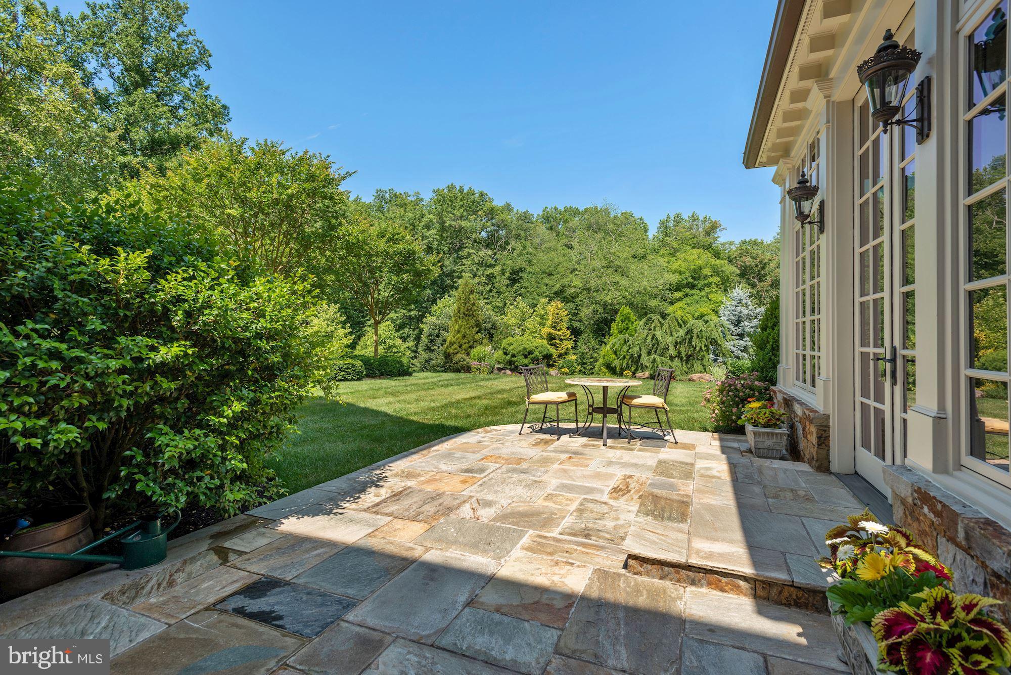 LANE AT FOUR STAIRS - Residential