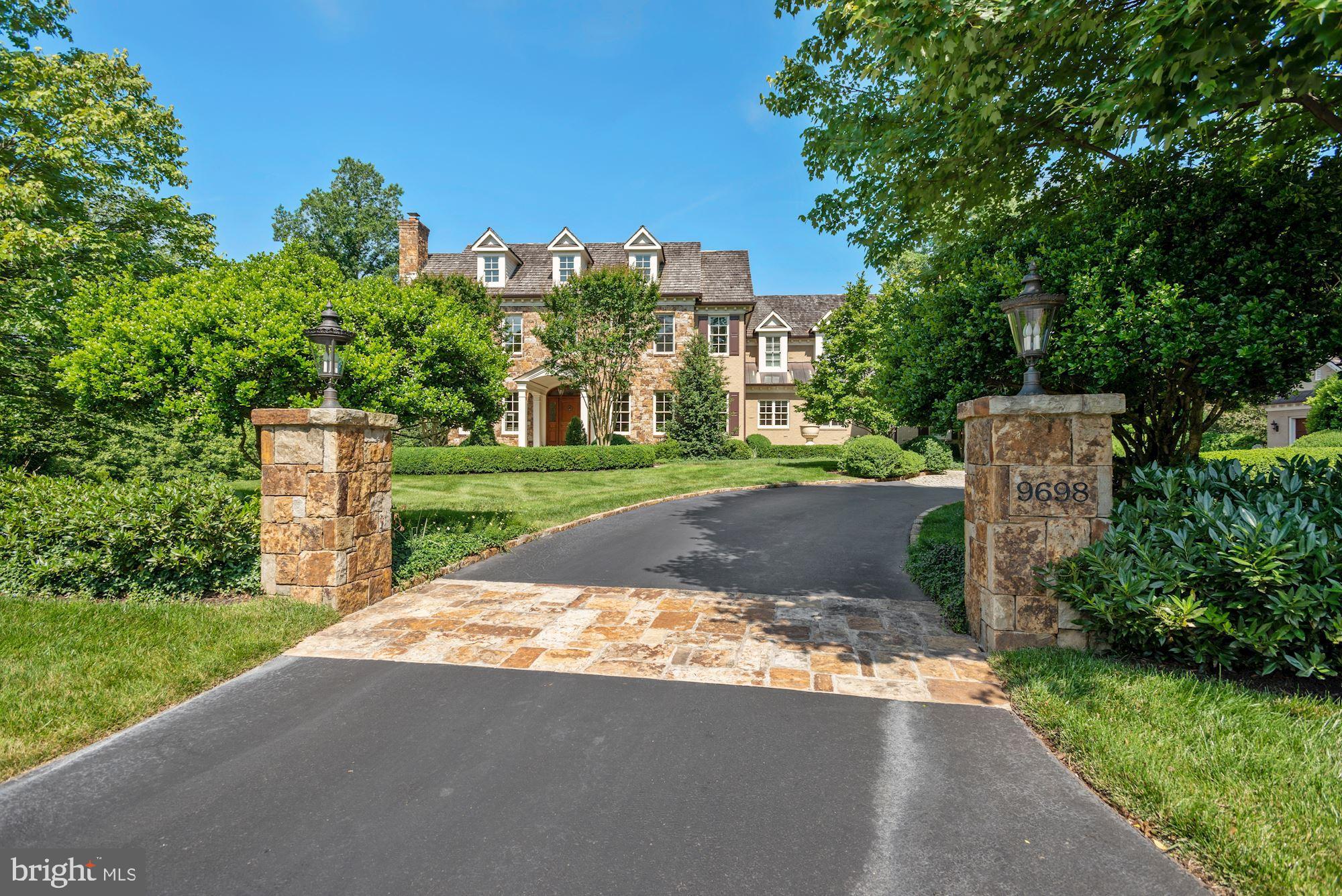 LANE AT FOUR STAIRS - Residential