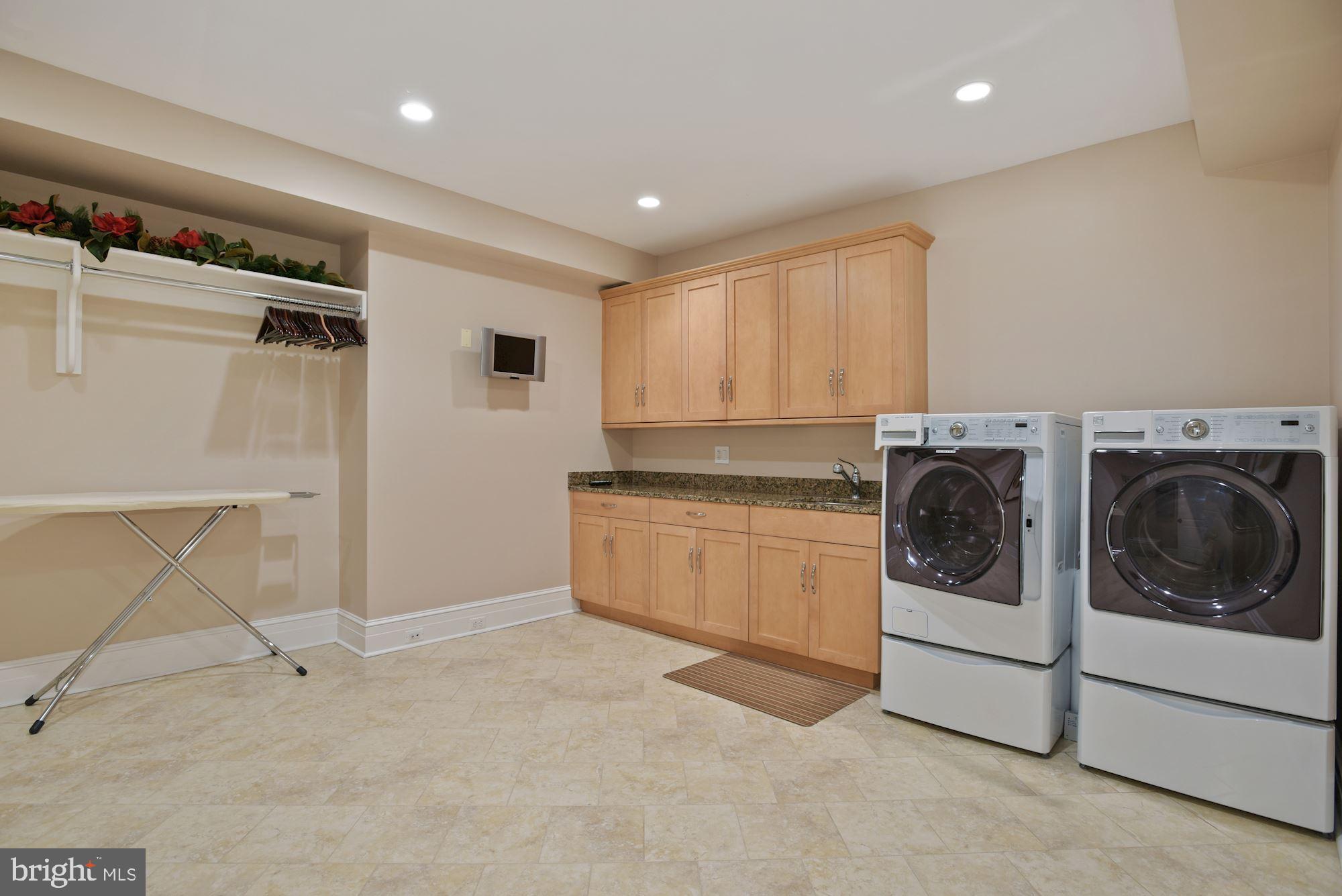 LANE AT FOUR STAIRS - Residential