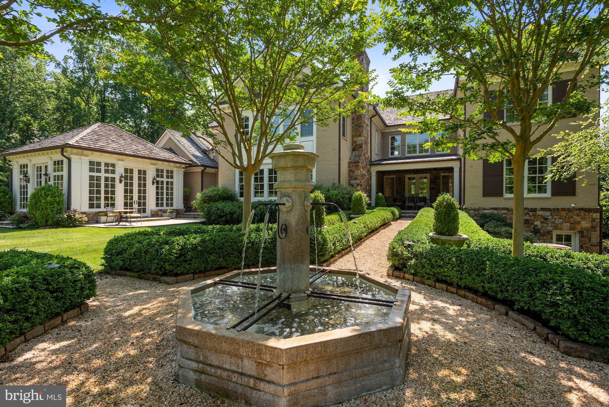 LANE AT FOUR STAIRS - Residential