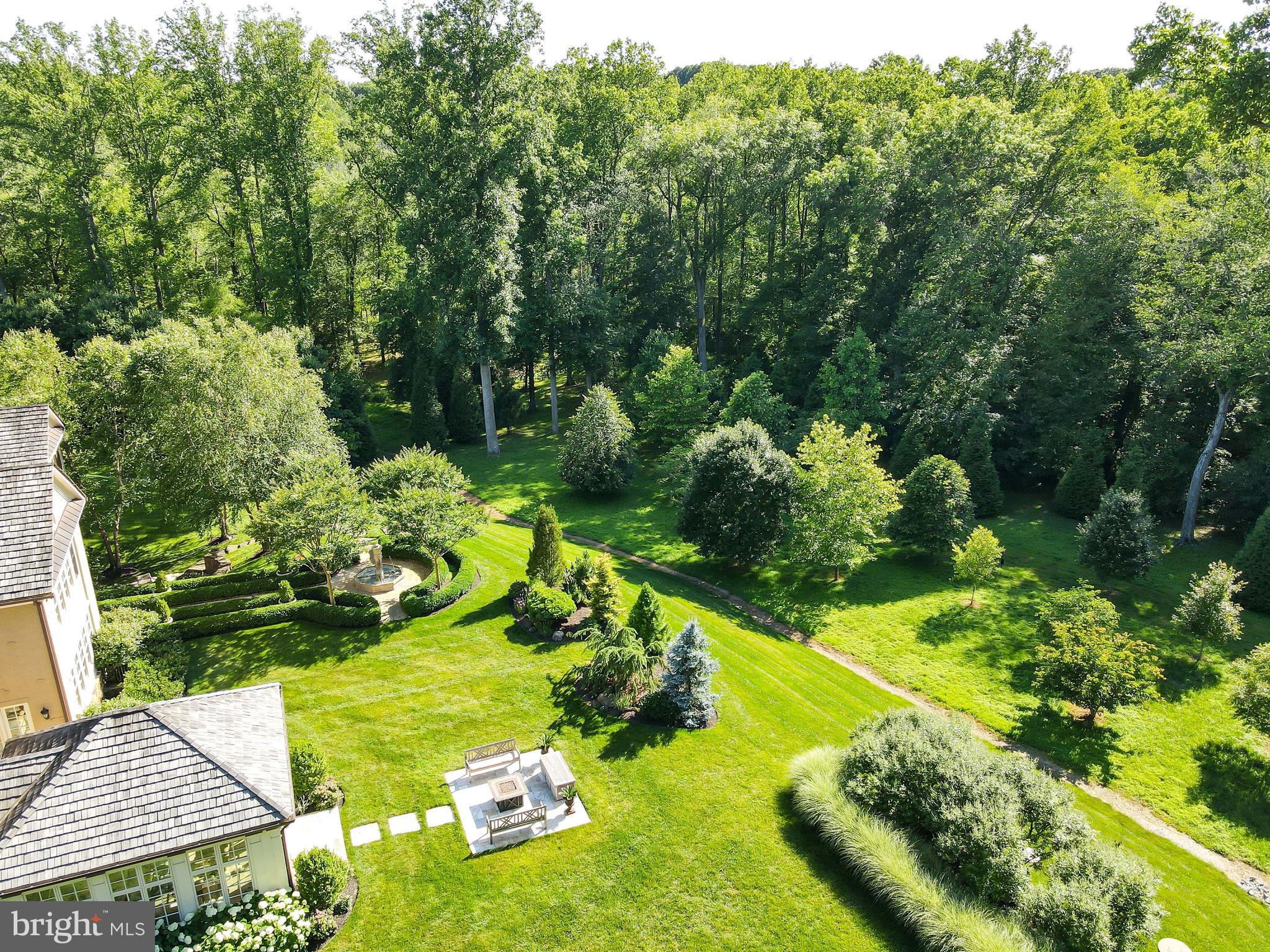LANE AT FOUR STAIRS - Residential
