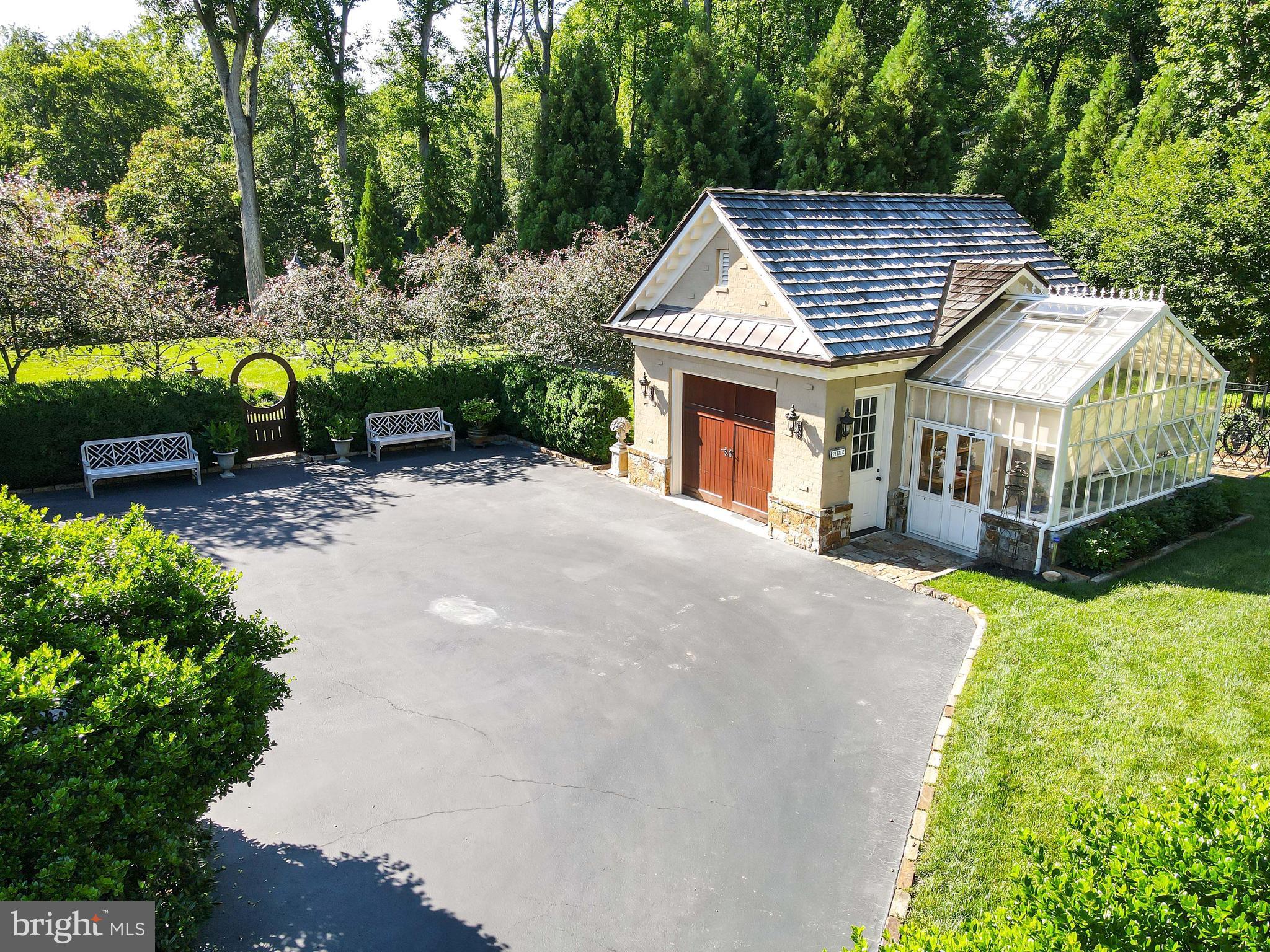 LANE AT FOUR STAIRS - Residential