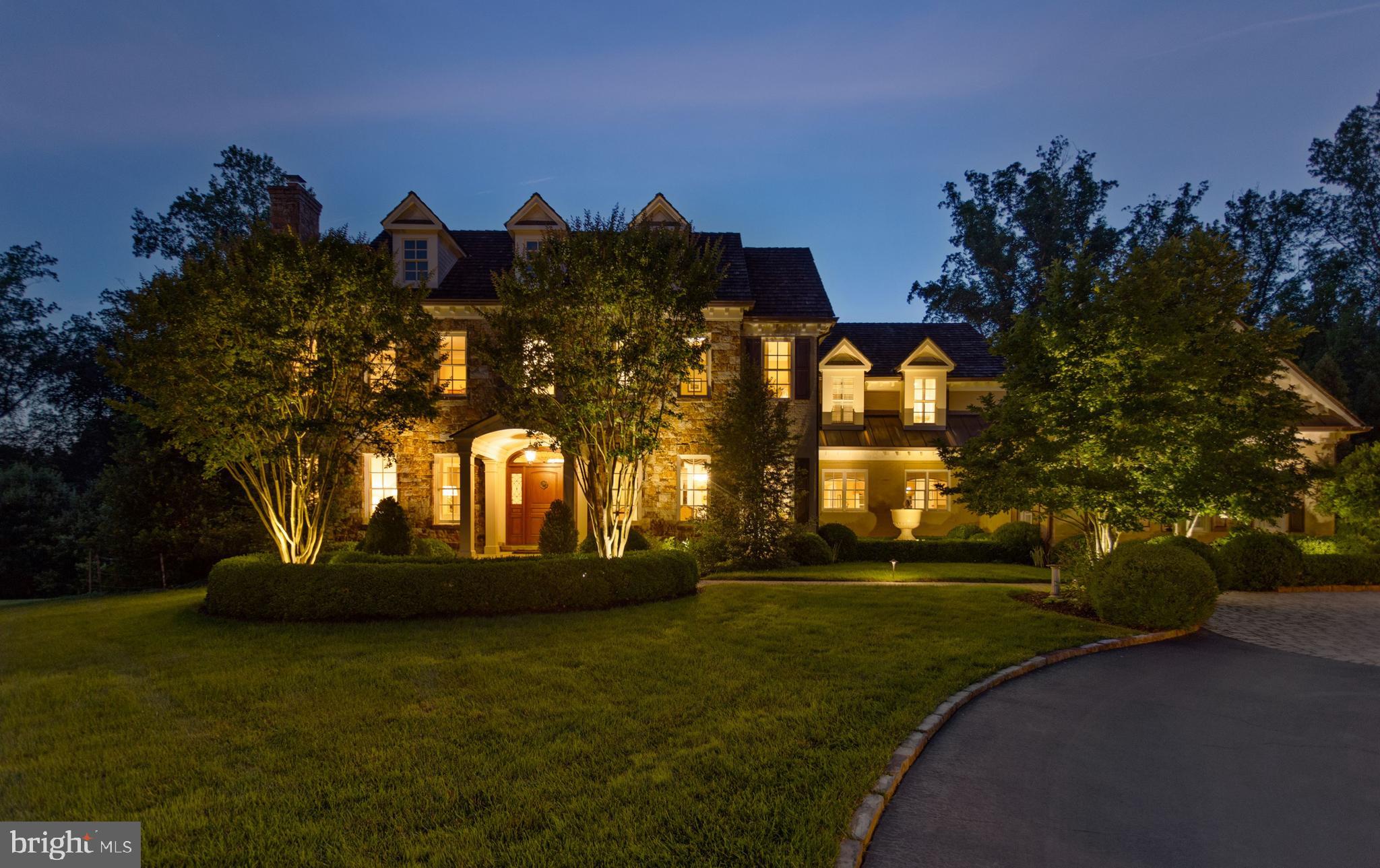 LANE AT FOUR STAIRS - Residential
