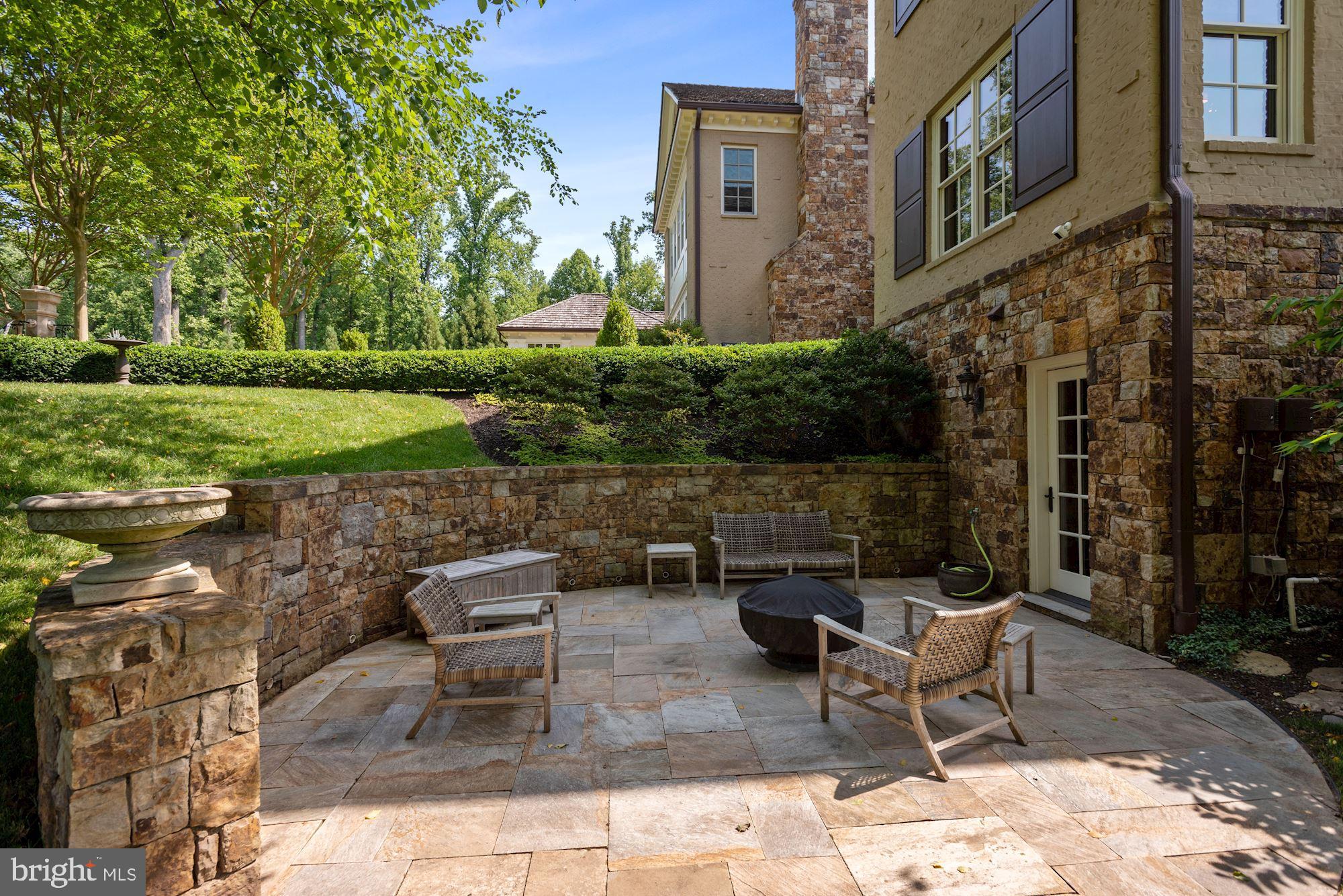 LANE AT FOUR STAIRS - Residential